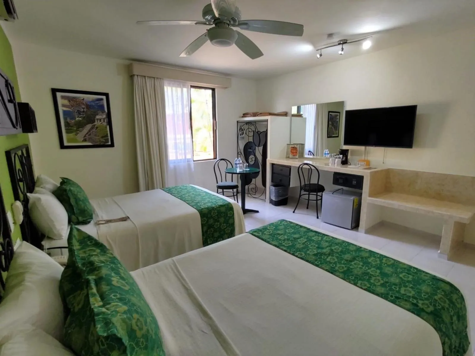 Standard Twin Room in Hotel Maya Tulipanes Palenque