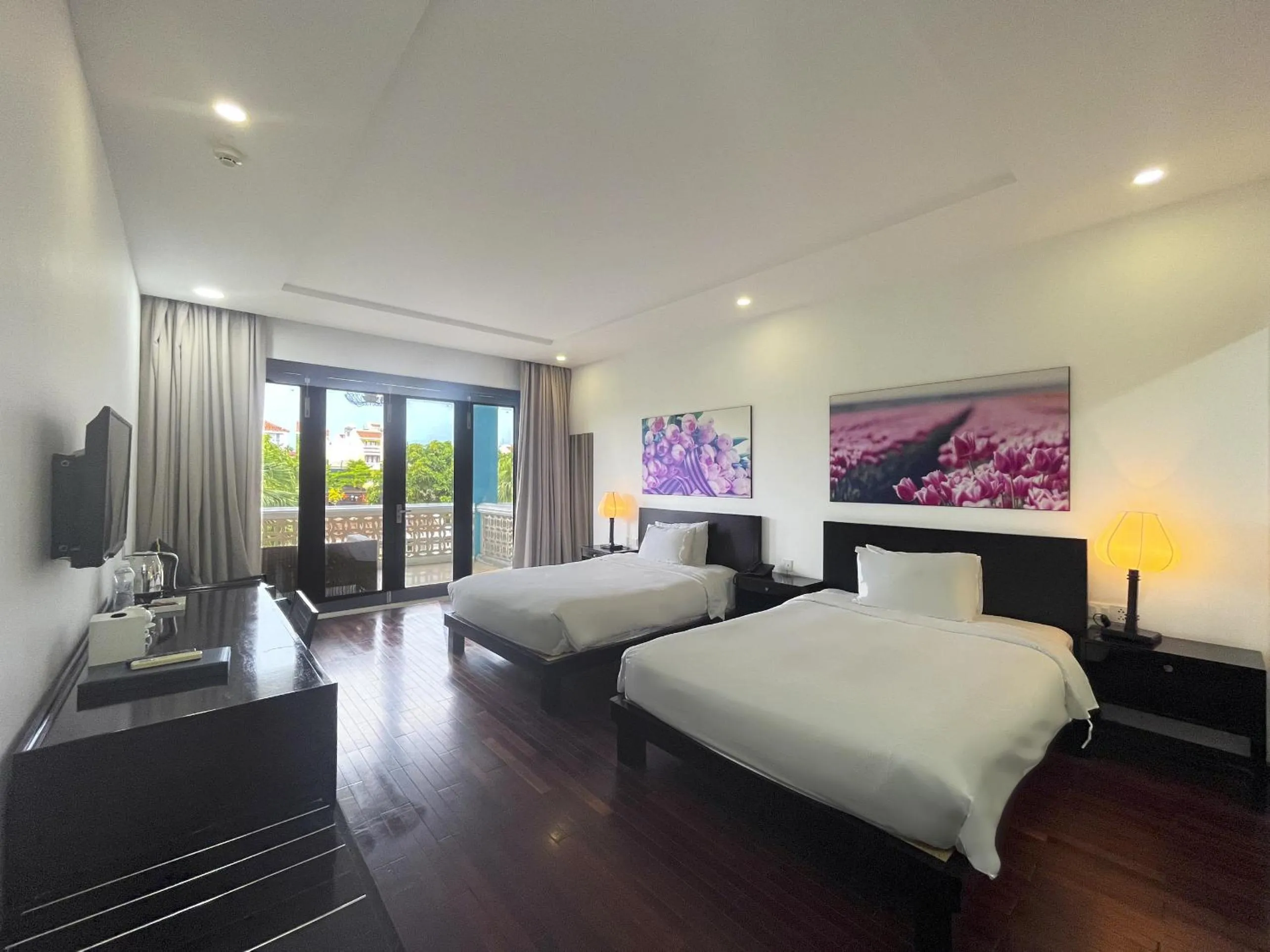 Deluxe Twin Room River View with Balcony and Bathtub in Thanh Binh Riverside Hoi An