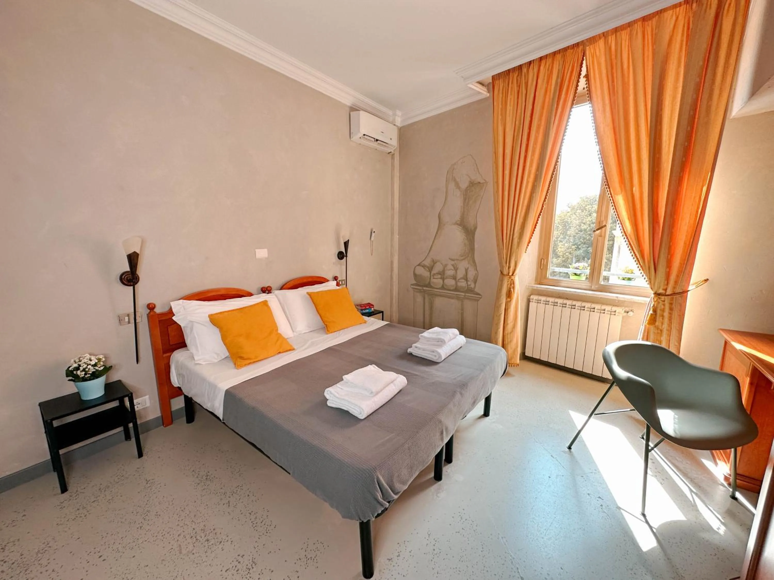 Double or Twin Room with Private Bathroom in Ostello Bello Roma Colosseo