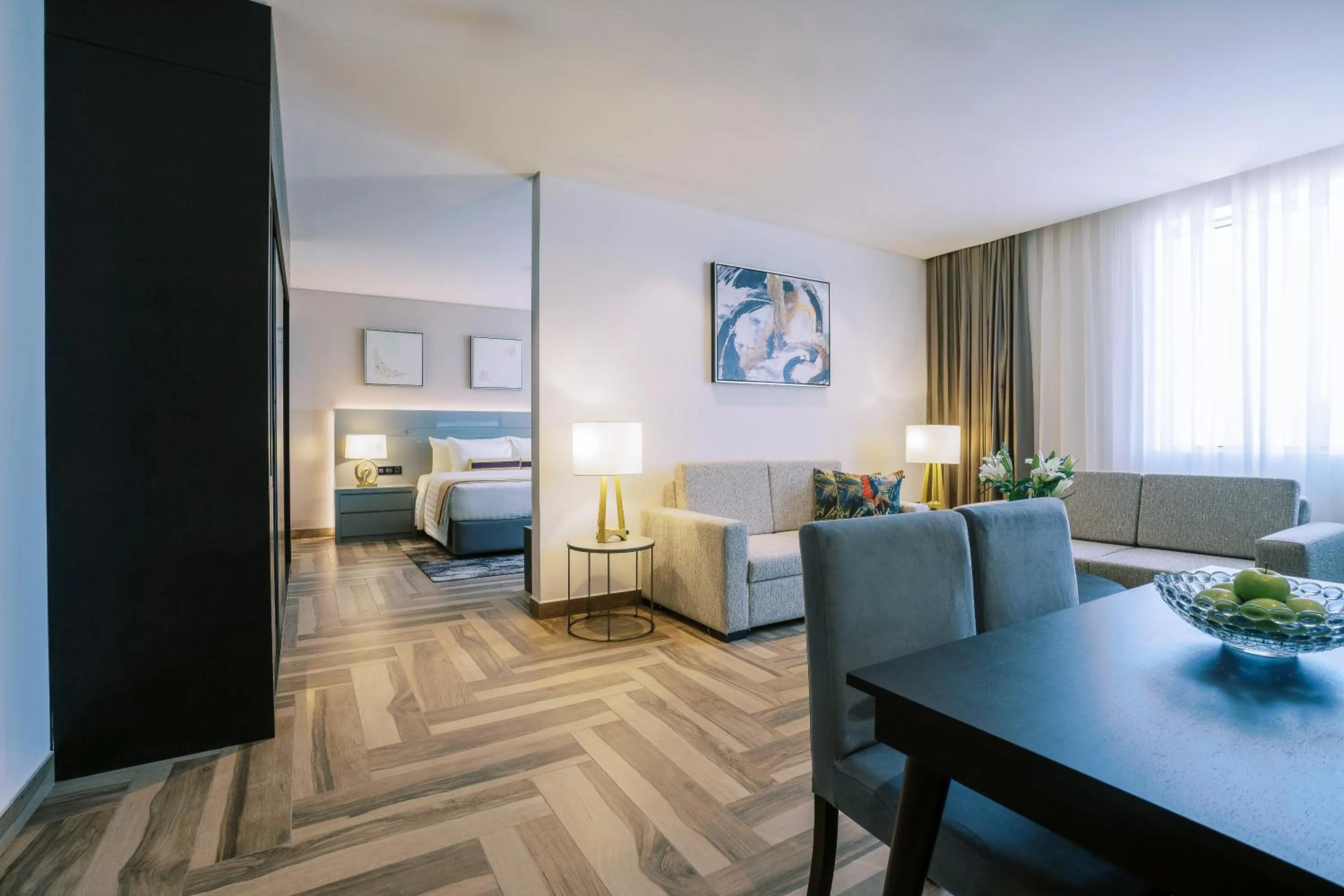 One Bedroom Executive Suite - 15% off on F&B shuttle to Deira City Center, Al Ghurair Mall & La Mer Beach in Khalidia Palace Hotel Dubai by Mourouj Gloria