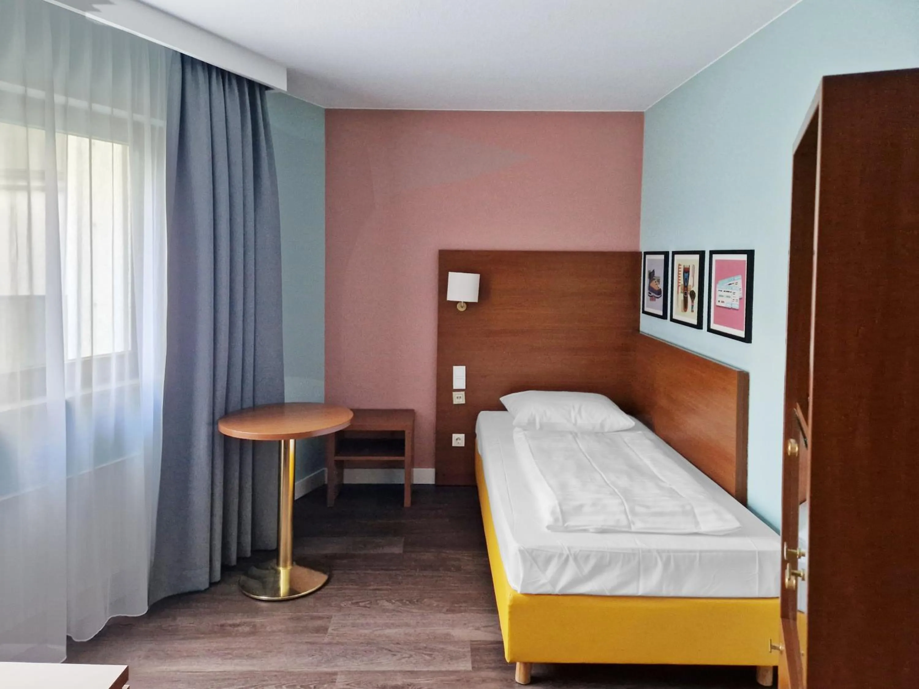 Economy Single Room in Hotel Rega Stuttgart