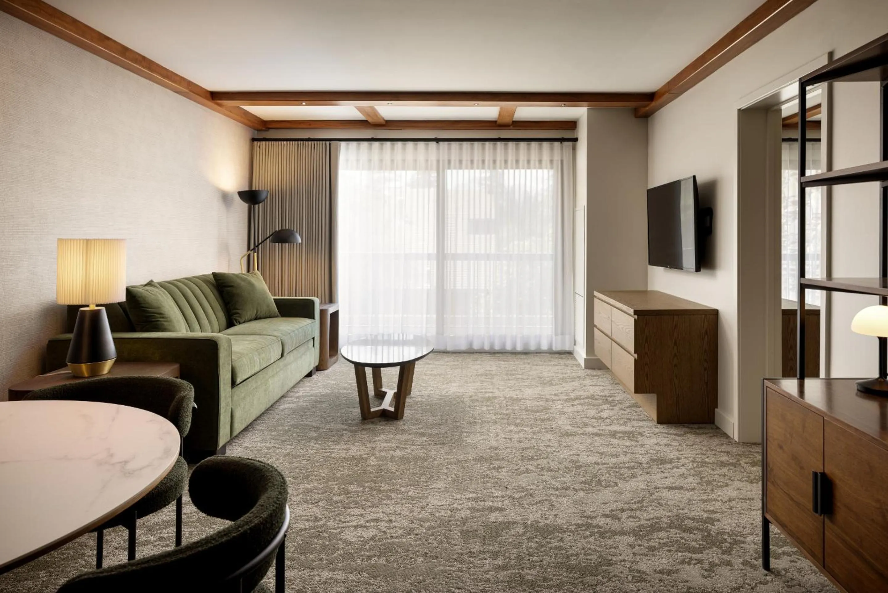 Executive King Suite in Banff Park Lodge