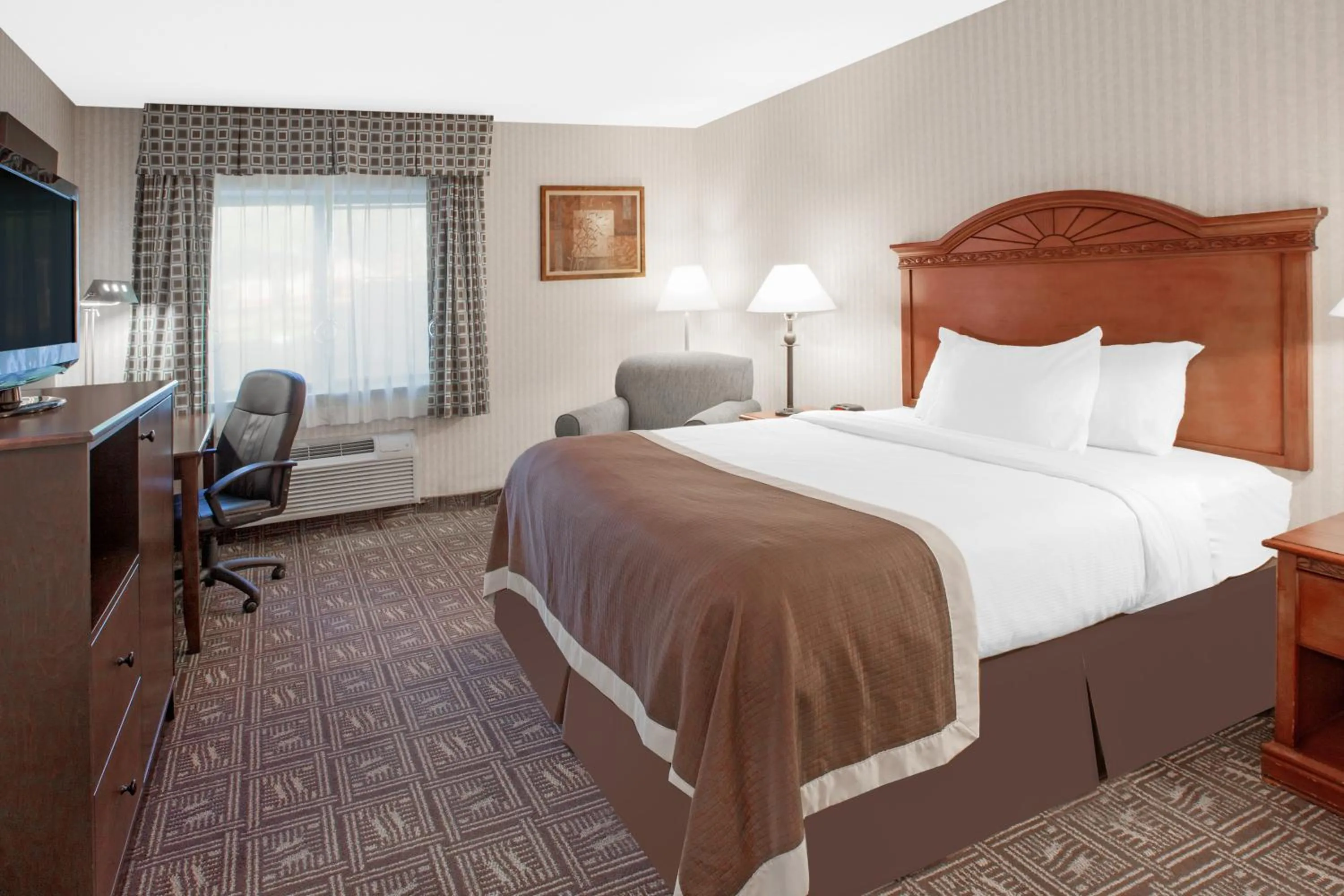 Queen Room - Disability Access/Non-Smoking in Baymont by Wyndham Jackson