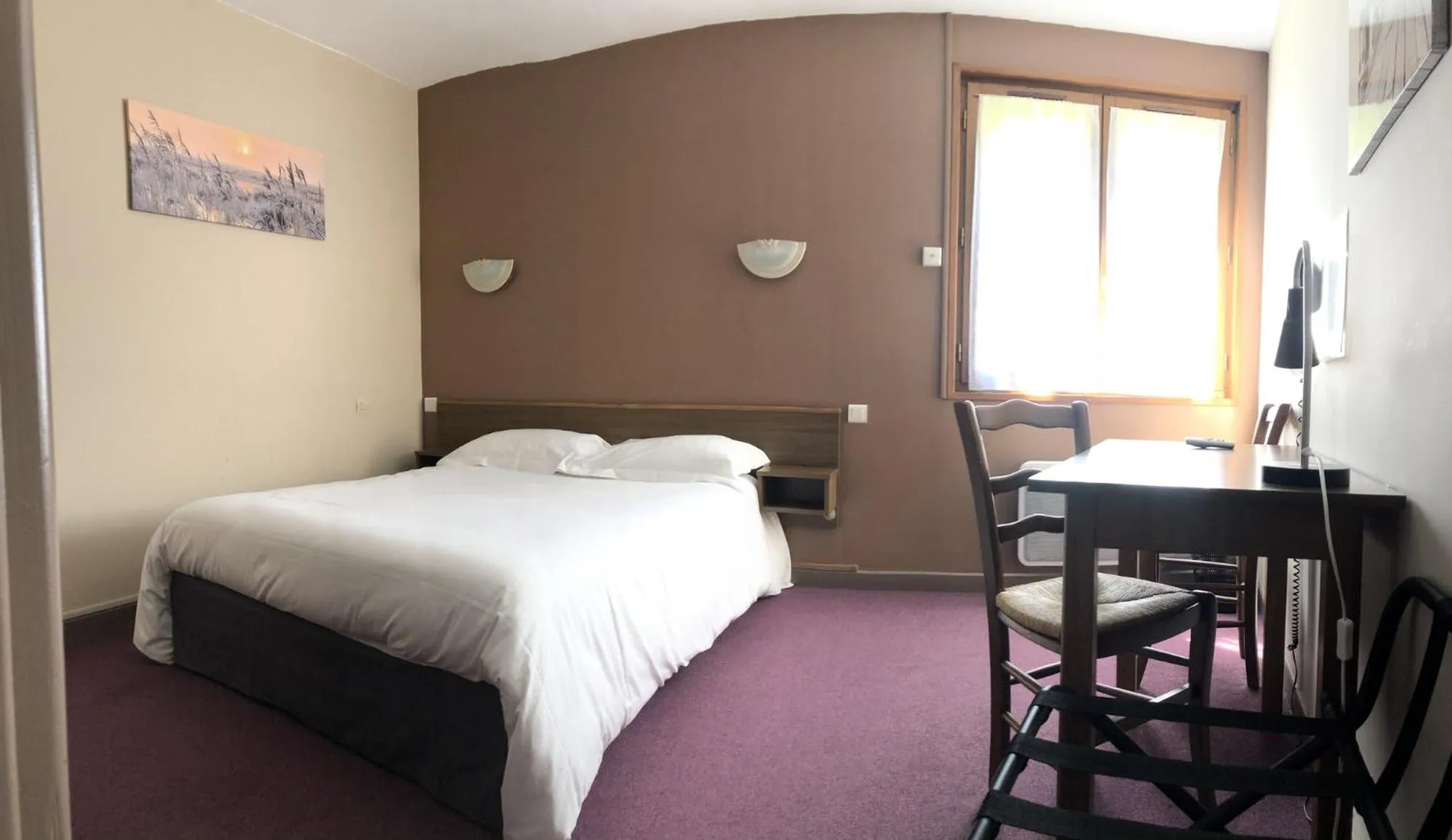 Double Room in Delfotel