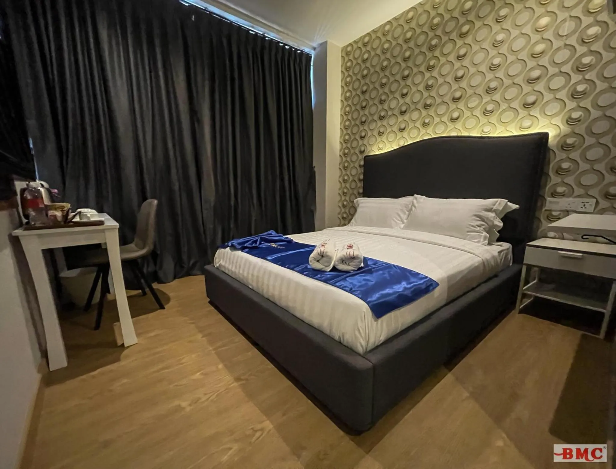 Deluxe Queen Room in BMC Hotel