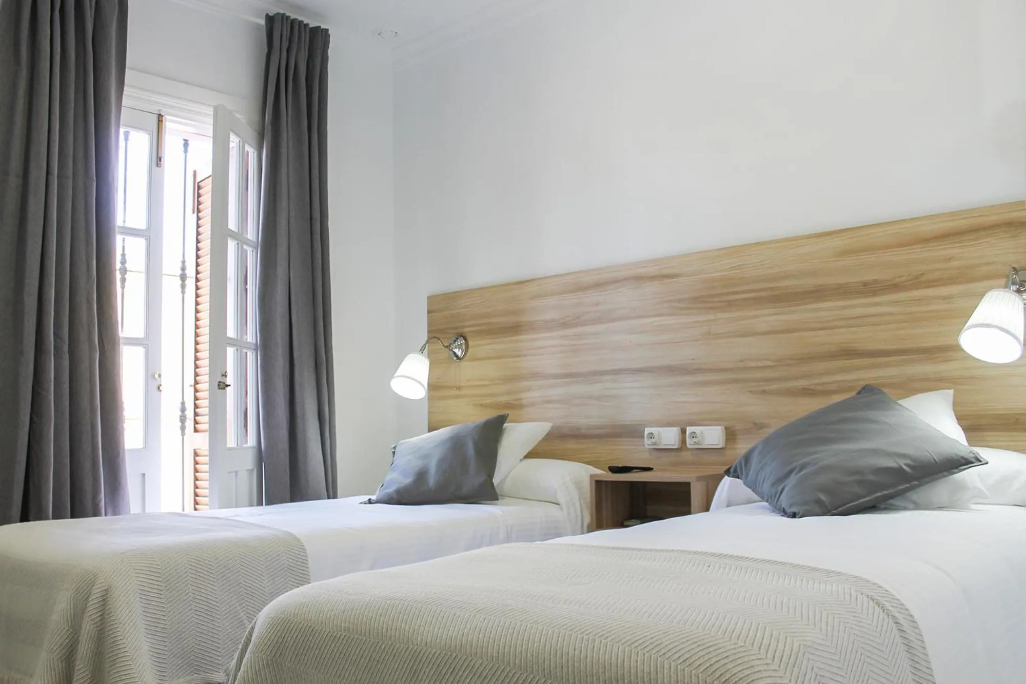 Hotel Restaurante Vía Sevilla - Cádiz by MA 22 Puntos