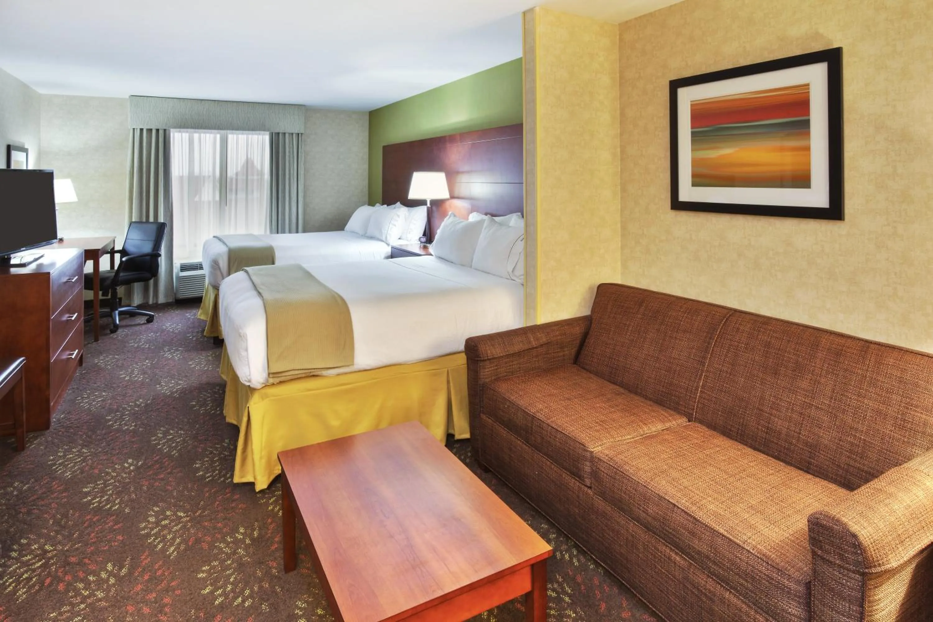 Queen Suite with Two Queen Beds and Sofa Bed in Holiday Inn Express Frankenmuth by IHG