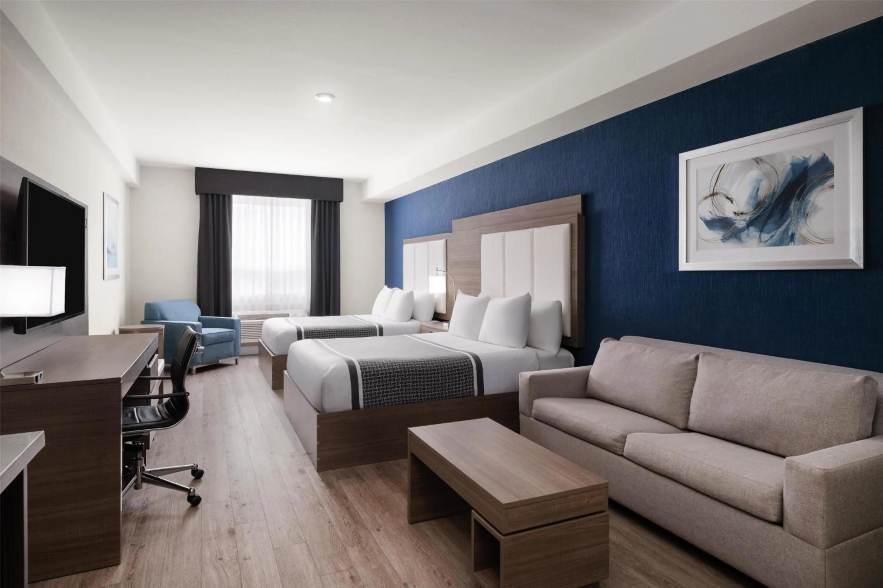 Queen Room with Two Queen Beds Sofa Bed in Best Western Plus Gateway to the Falls