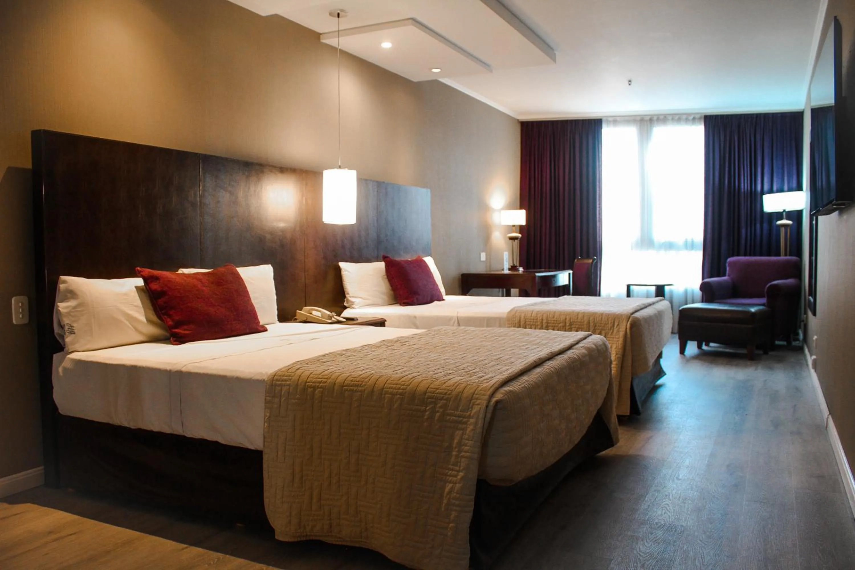 Family Room in Howard Johnson Plaza by Wyndham Buenos Aires Florida Street