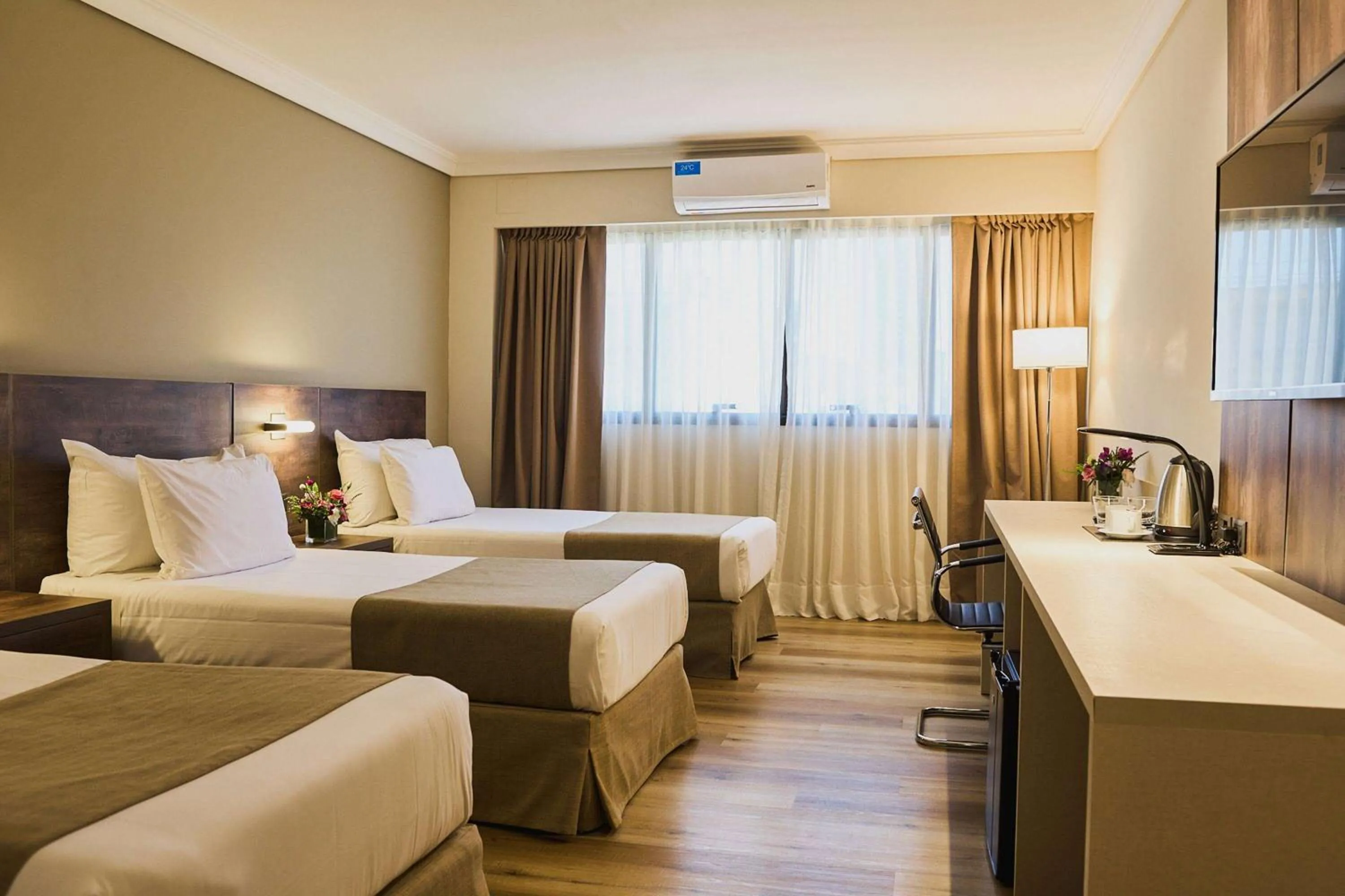 Classic Triple Room in Dazzler by Wyndham Buenos Aires San Martin