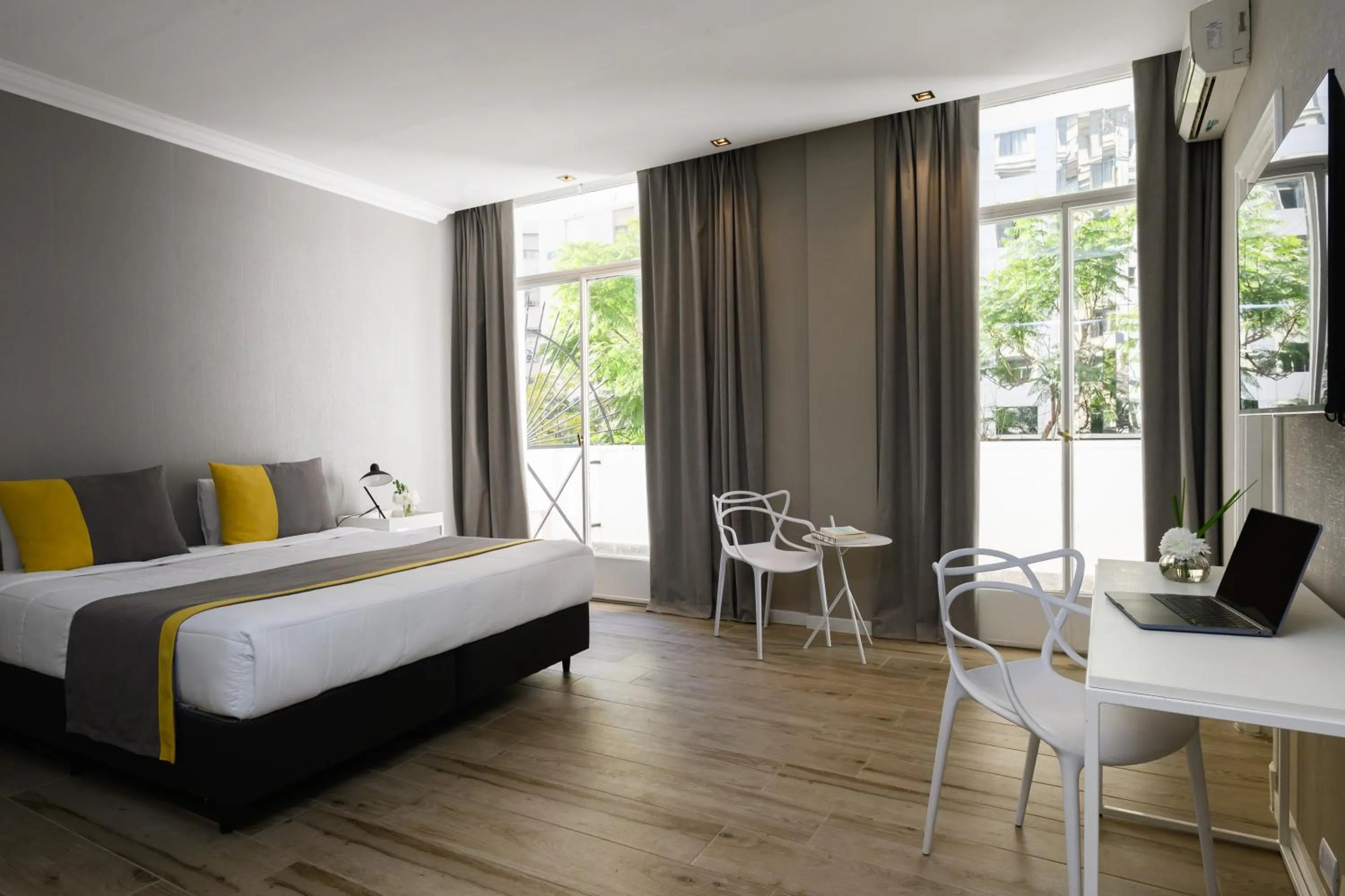 Deluxe Double or Twin Room in Midtown Boutique Hotel