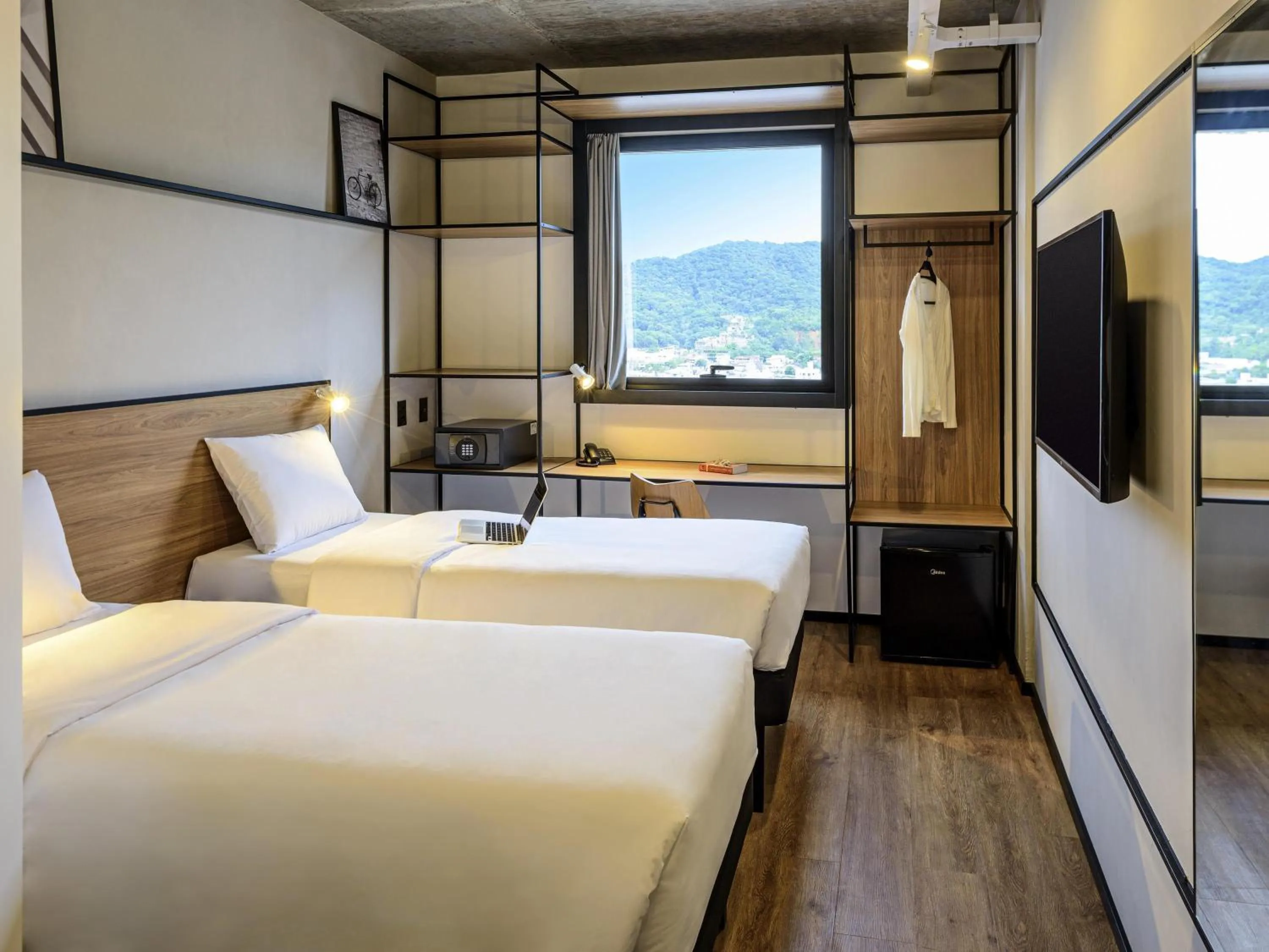 Standard Twin Room in Ibis Balneario Camboriu