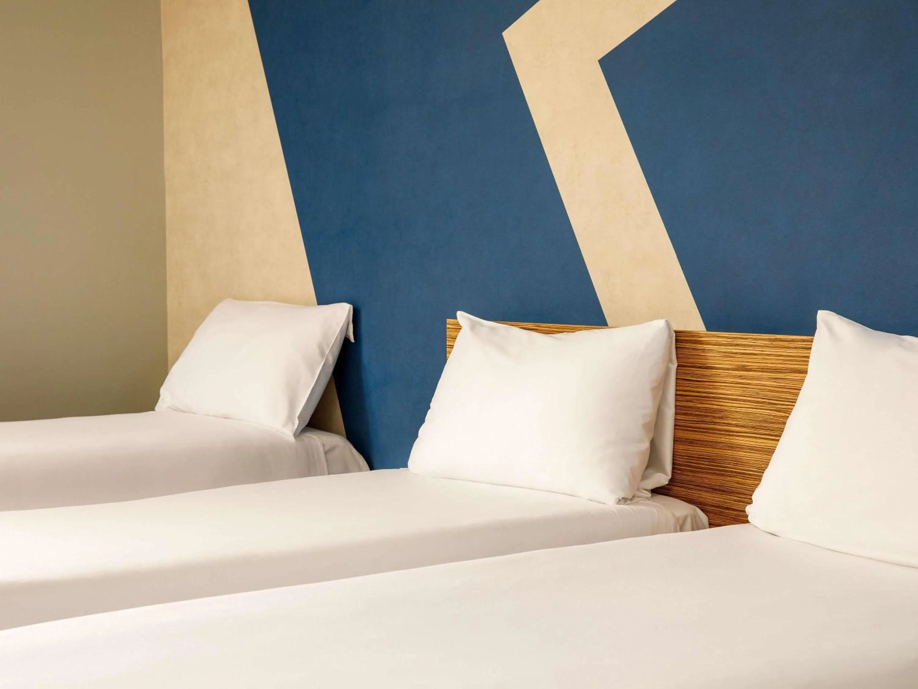 Standard Room With Three Single Beds in ibis budget London Heathrow Central