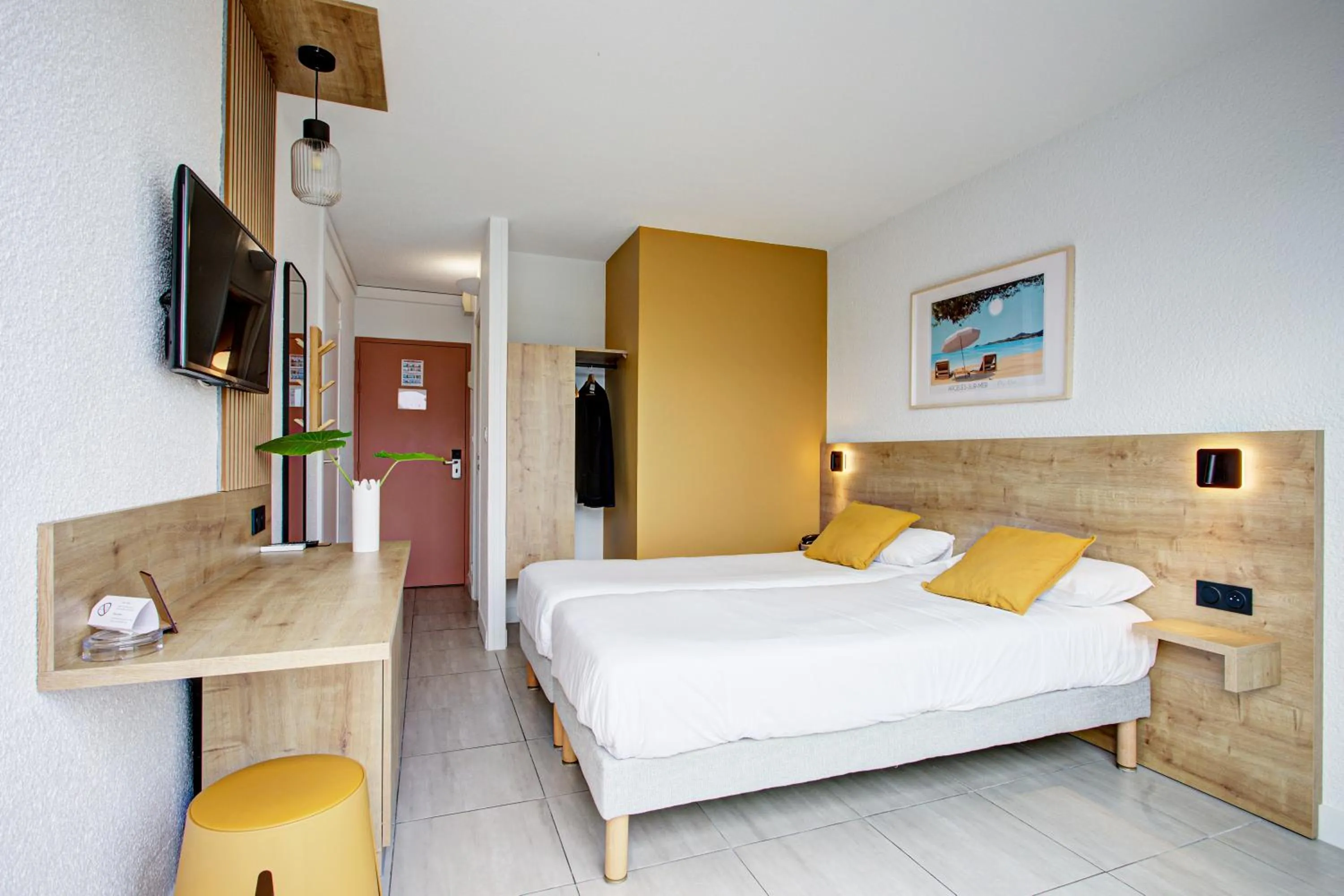 Superior Double Room with Sea View in Hotel Centre Plage