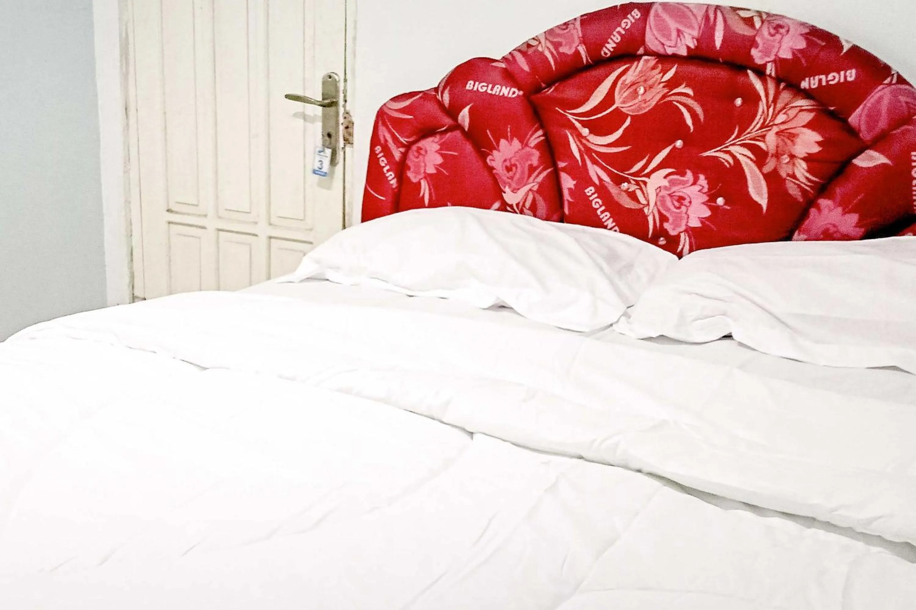 Standard Double Room with Shared Bathroom in Arjuna 2 Homestay Syariah Dieng