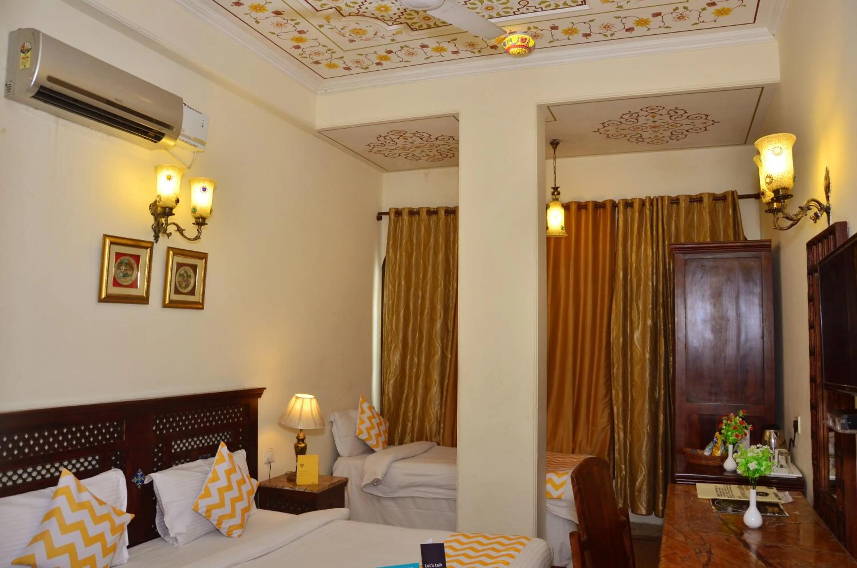 Super Deluxe Room in Rajputana Haveli - Jaipur
