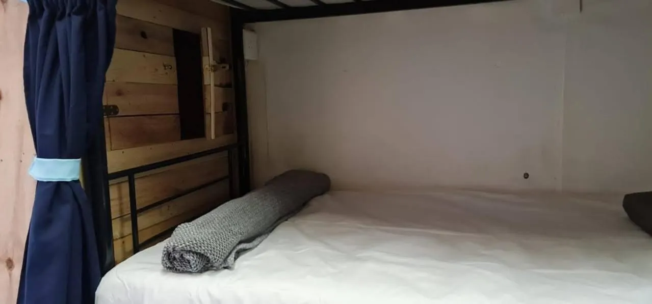 Bunk Bed in Mixed Dormitory Room in Sunset beach backpackers