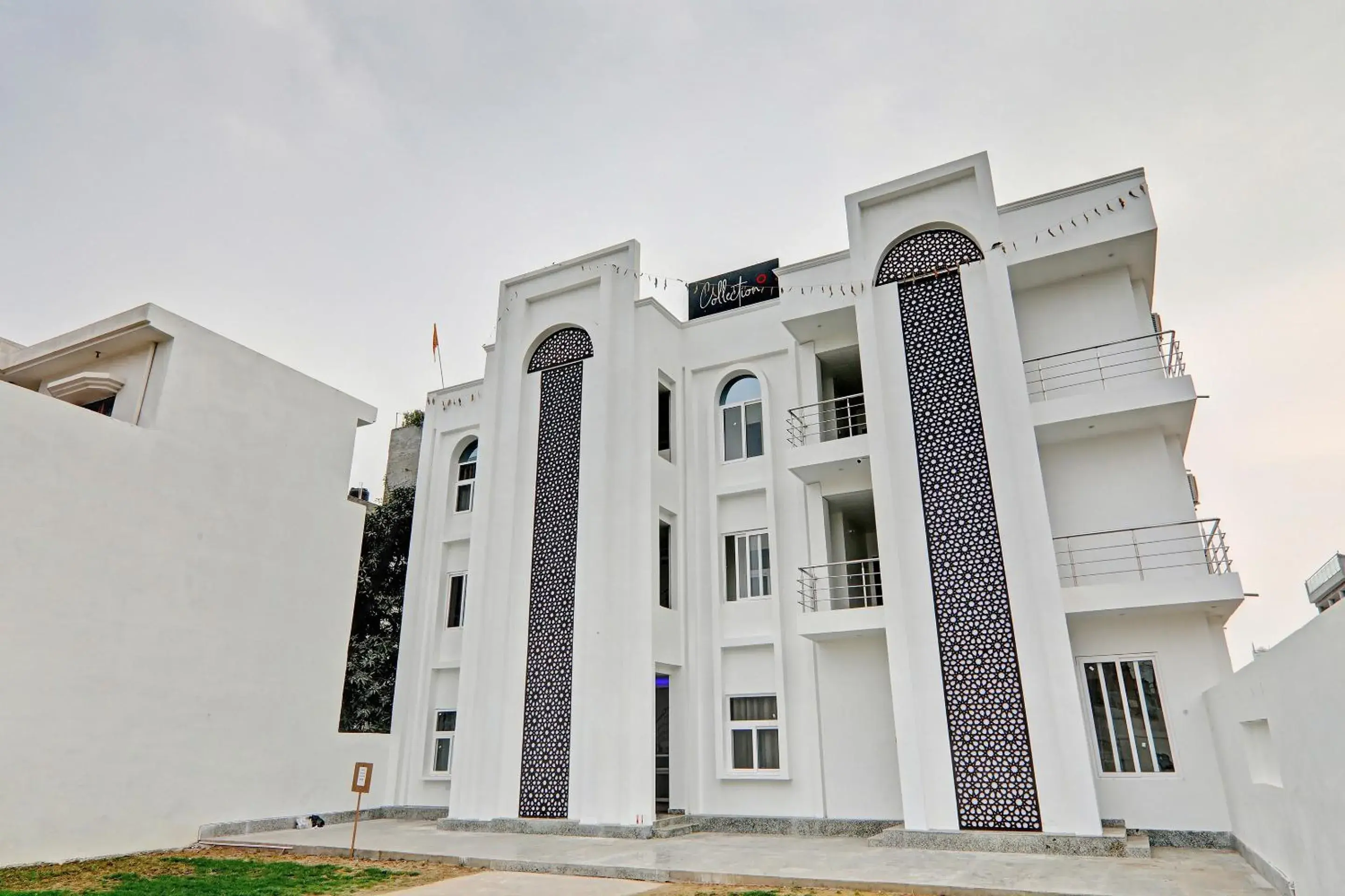 Collection O Yamuna Palace Near Gomti Riverfront Park Collection O Yamuna Palace Near Gomti Riverfront Park