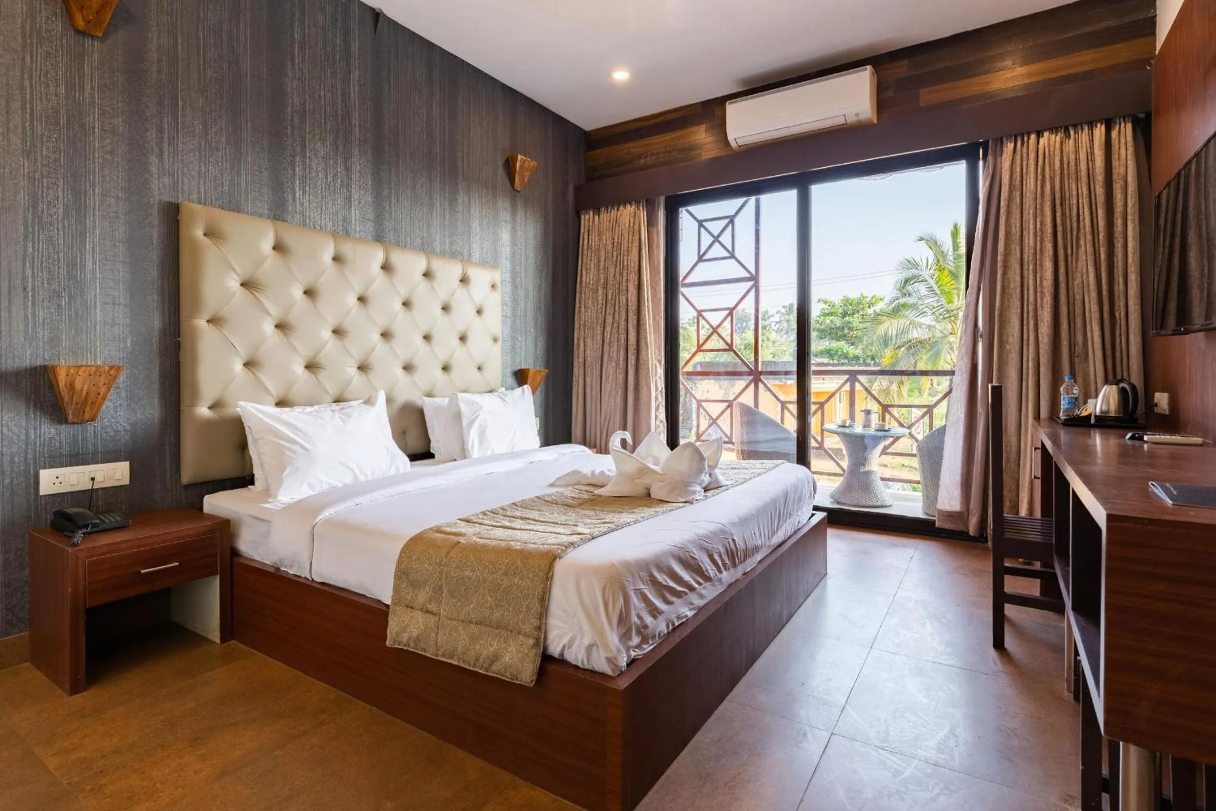 Deluxe Double Room with Balcony in Amara Oceanfront Resort & Club Baga