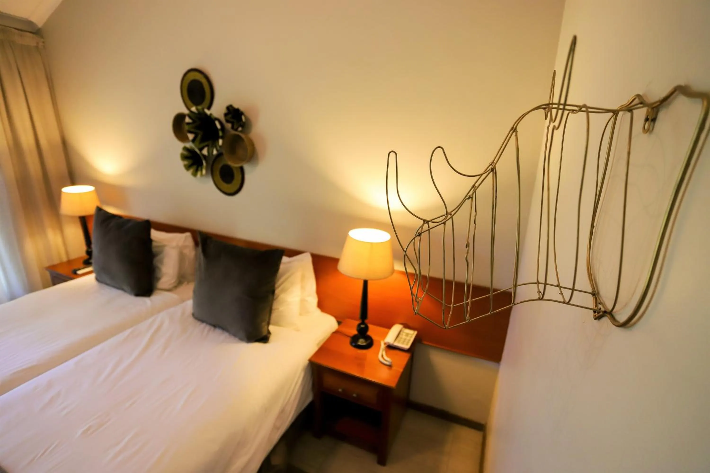 Large Double or Twin Room - single occupancy in Mantenga Lodge