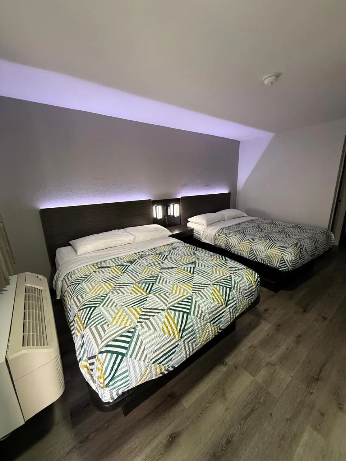 Deluxe Queen Room with Two Queen Beds - Non-Smoking in Motel 6-Enfield, CT - Hartford