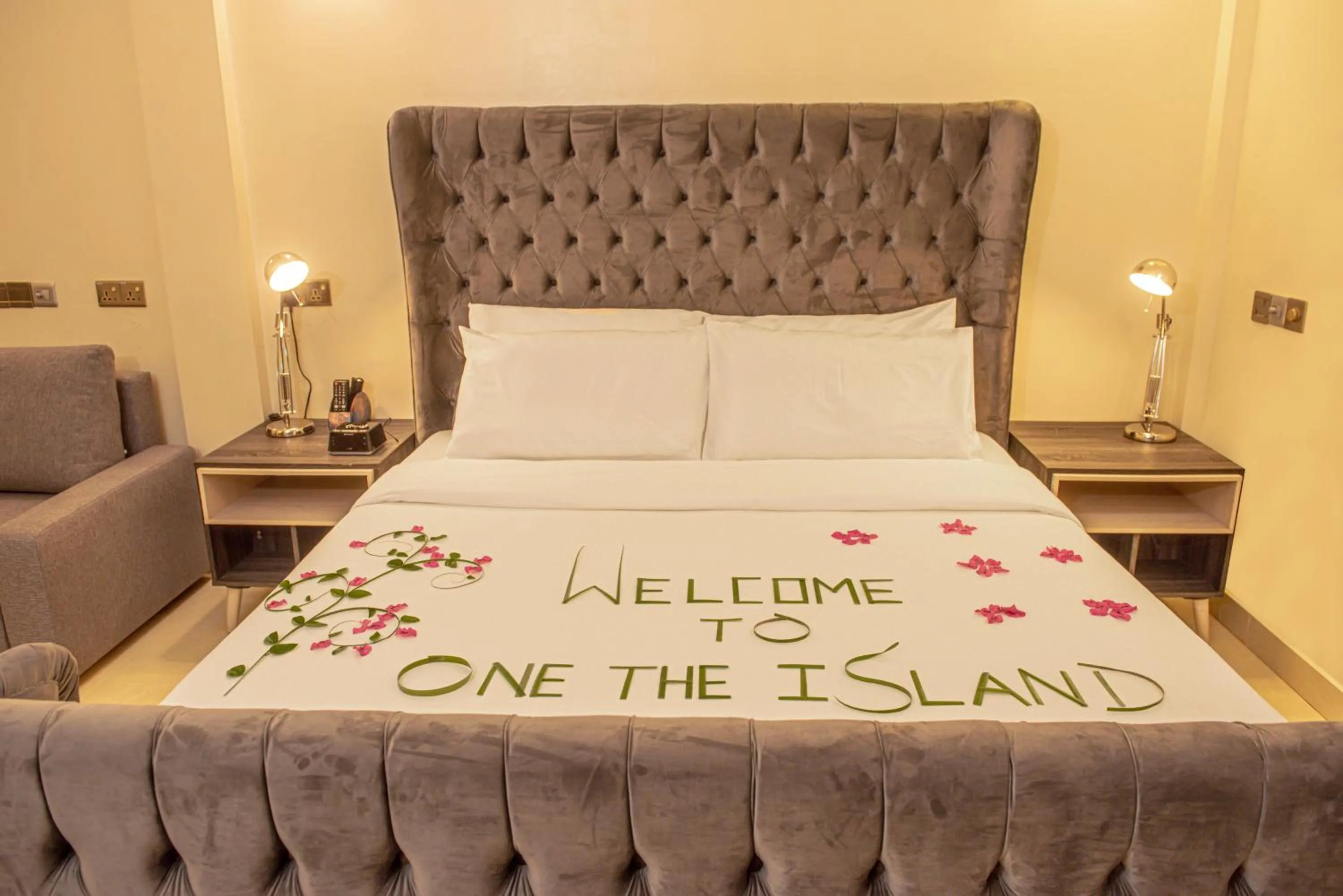 Deluxe King Room in One The Island