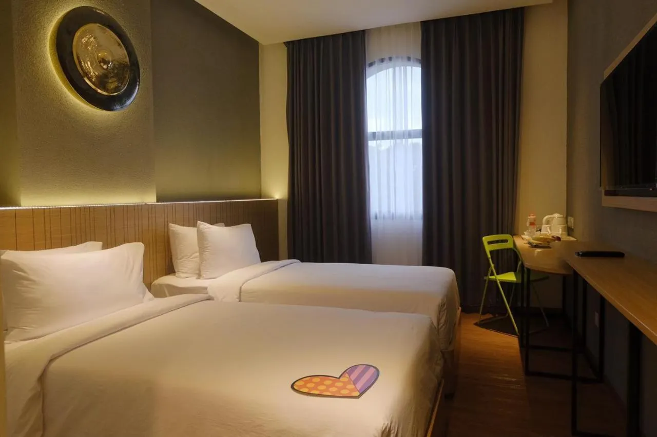 Superior Twin Room in MaxOneHotels Loji Kridanggo @Boyolali