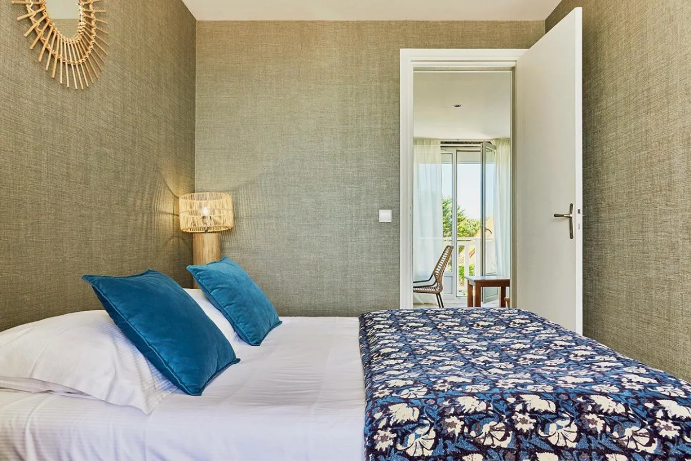 Family Room with Sea View in La Cremaillere Hôtel-Restaurant