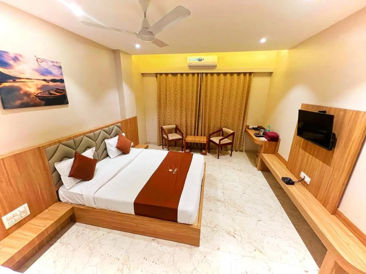 Deluxe Double Room- 984 foot from Temple  in Hotel 9 Coin