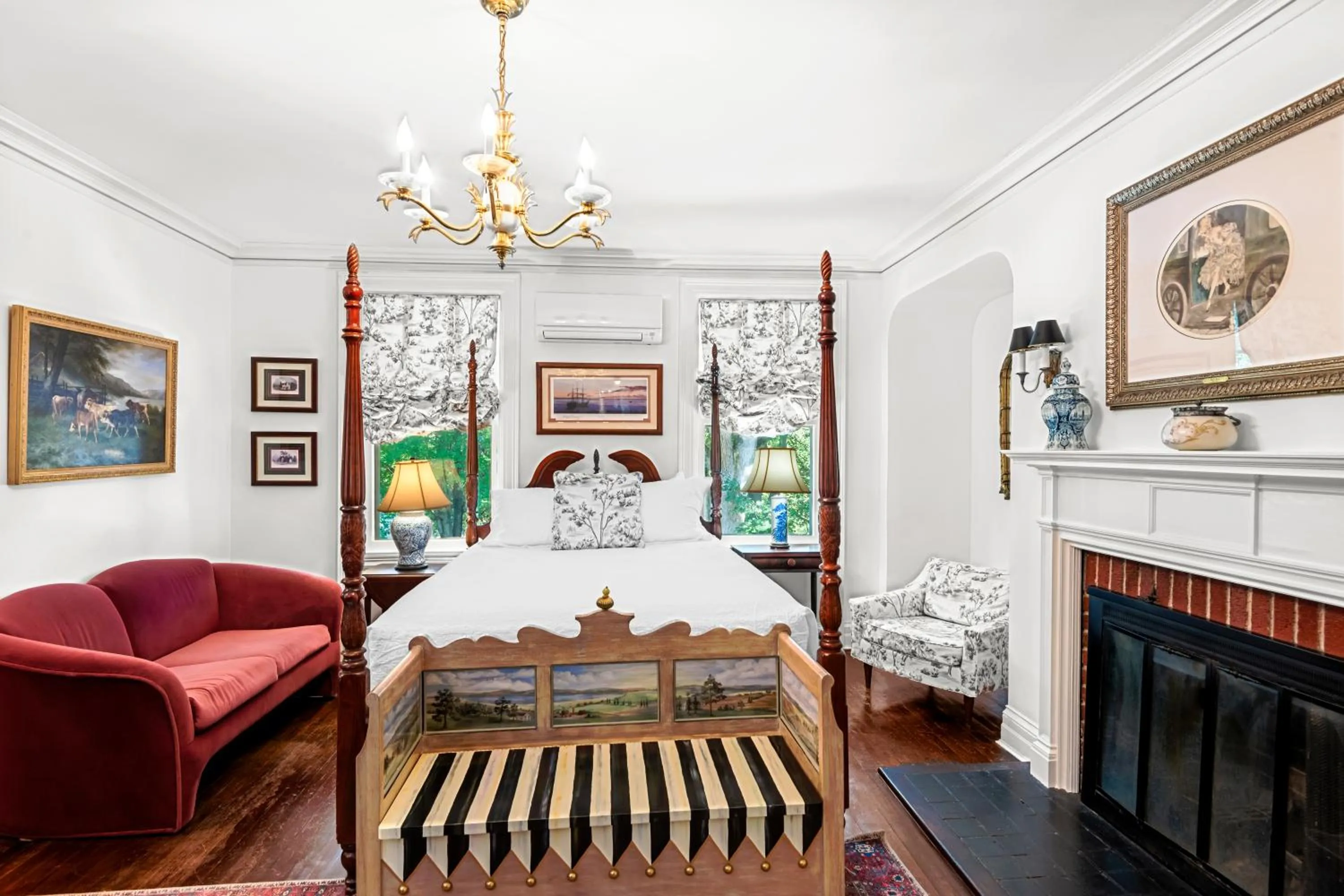 Deluxe Junior Suite in Benn Conger Inn