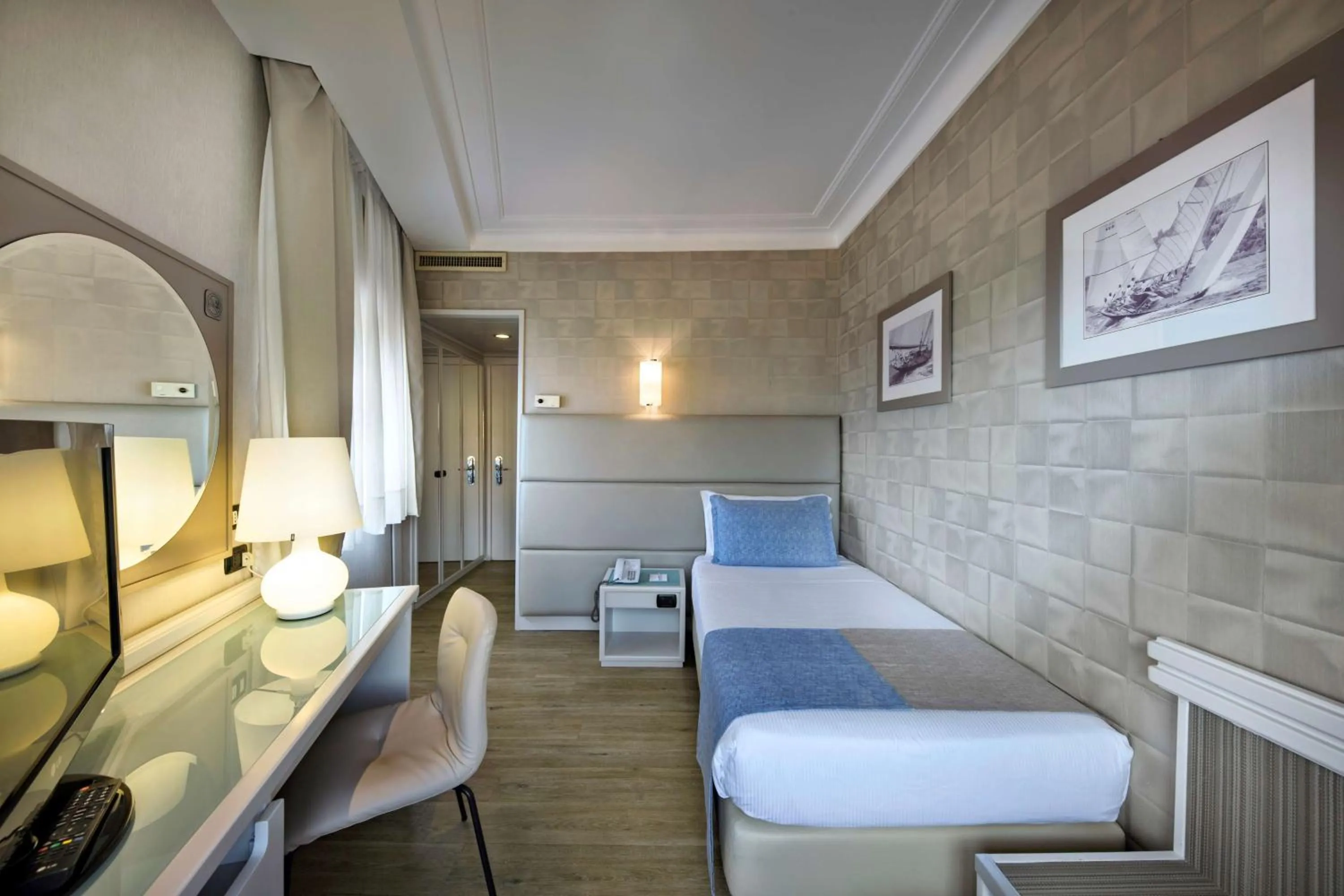 Comfort Single Room - single occupancy in BW Signature Collection Hotel Paradiso
