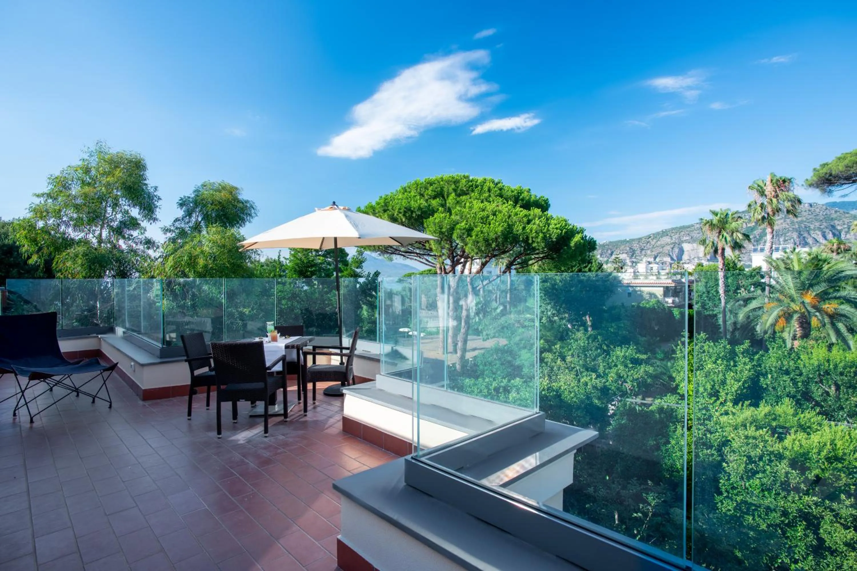 Apartment with Terrace in Parco dei Principi