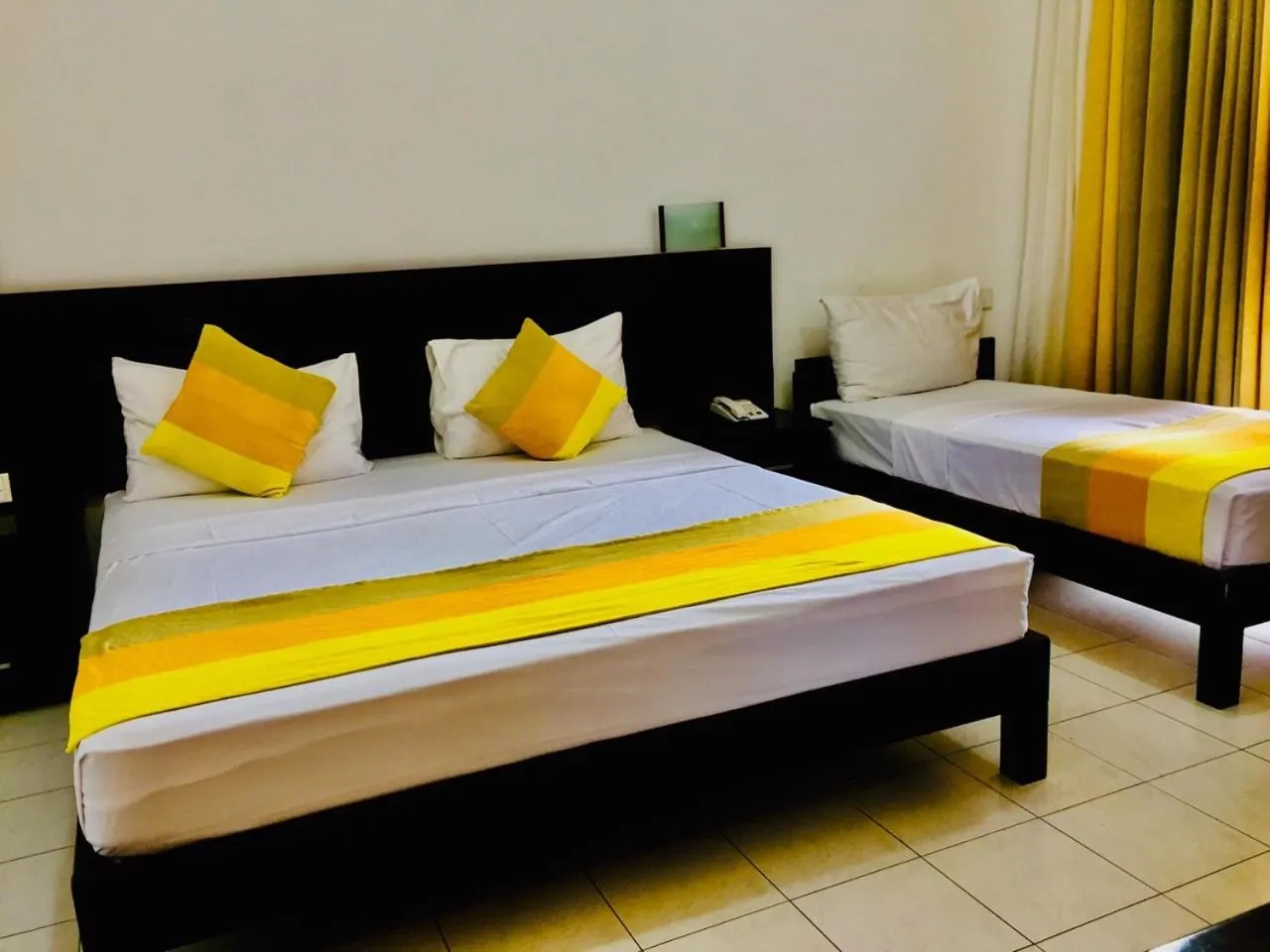 Deluxe Triple Room in Lavendish Okrin Hotel