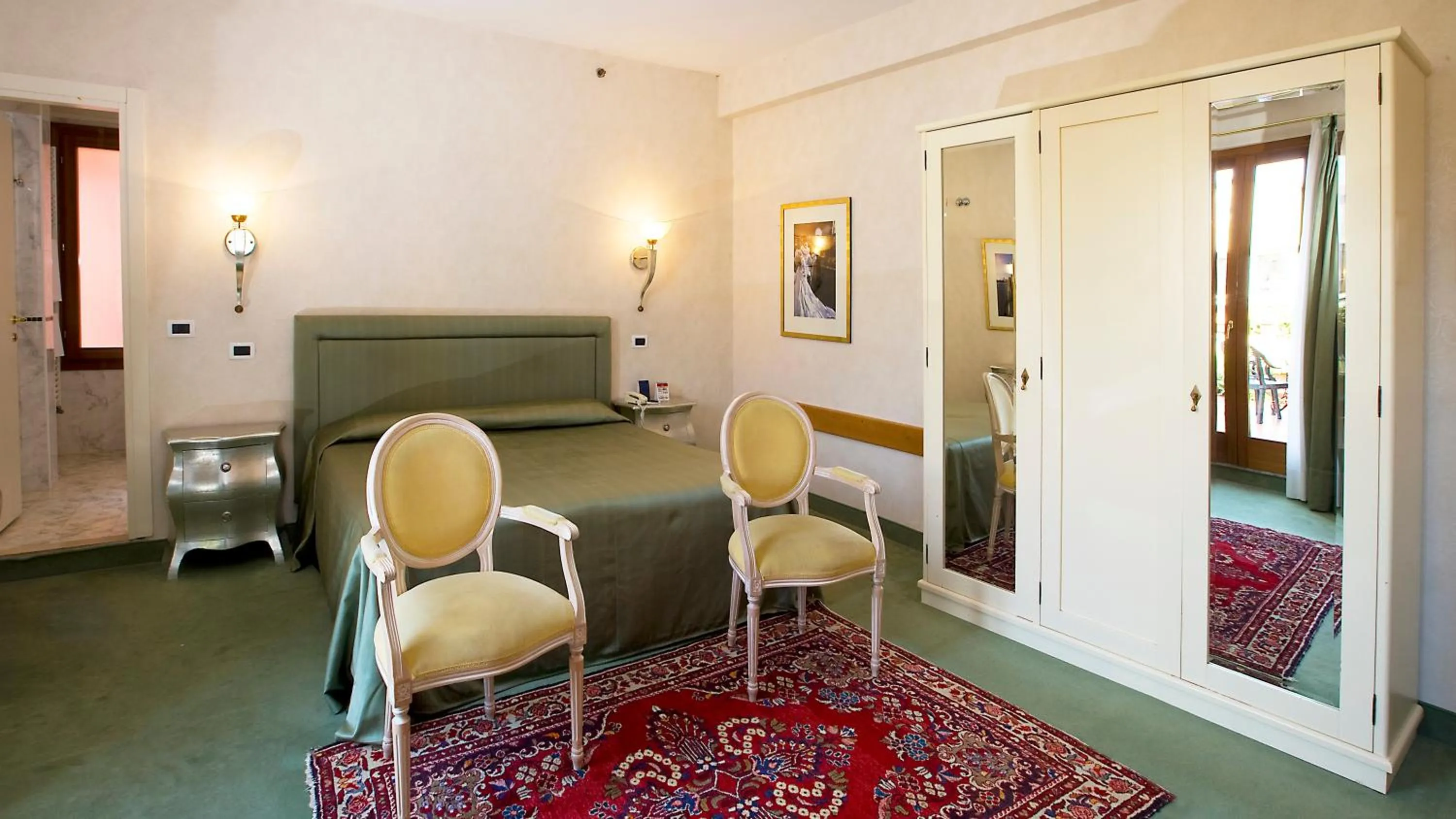 Classic Triple Room in Hotel Principe