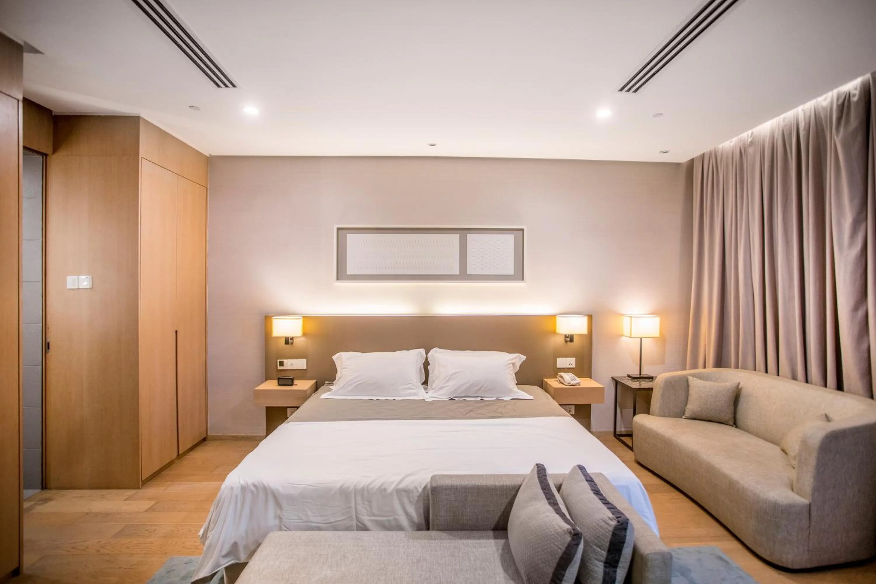 Deluxe One Bedroom Suite  in 188 Suites with Washer and Bathtub near KLCC Kula Lumpur