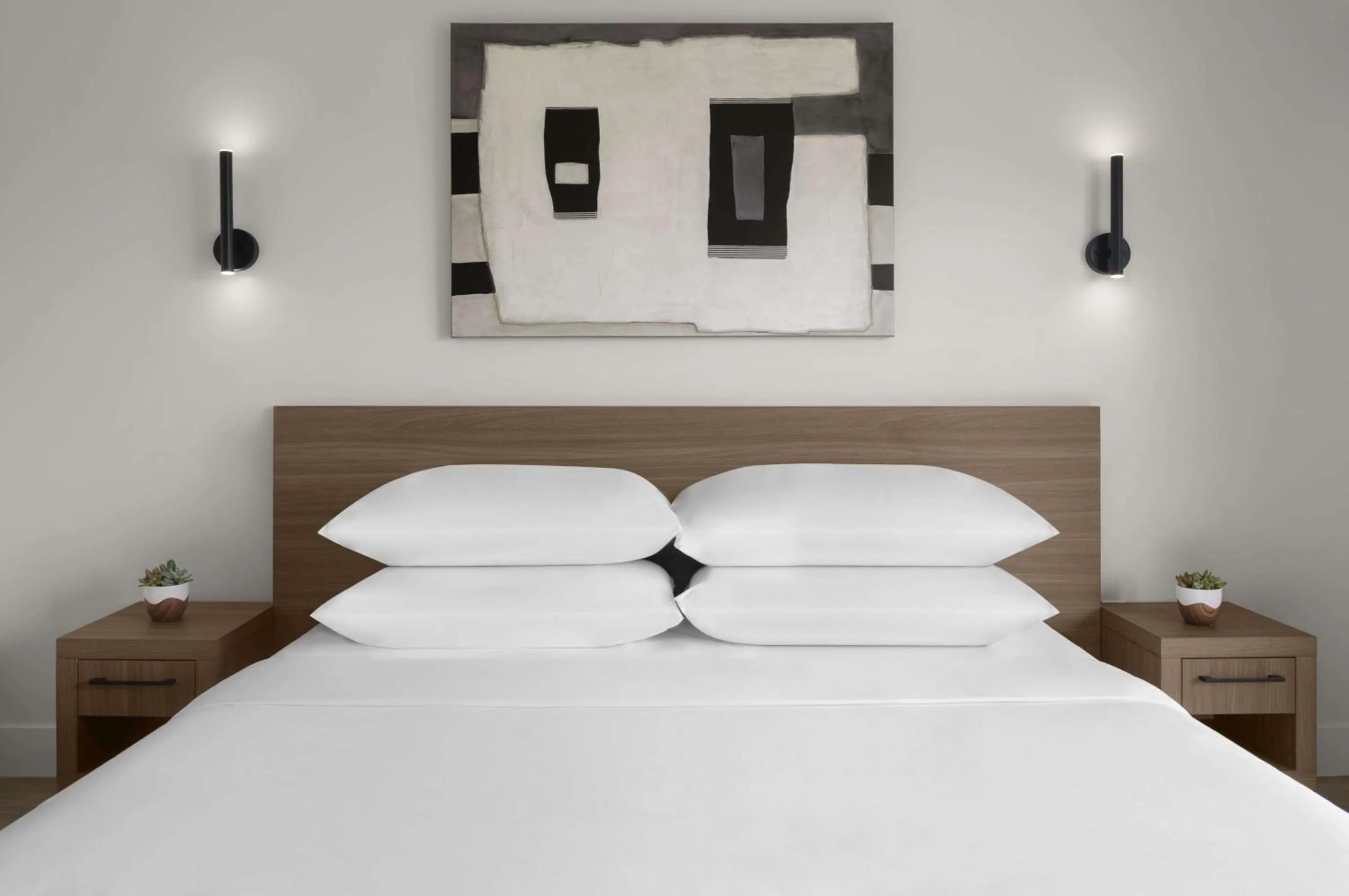 Premium King Room with Roll-In Shower - Accessible in The Lum Hotel Los Angeles Stadium District