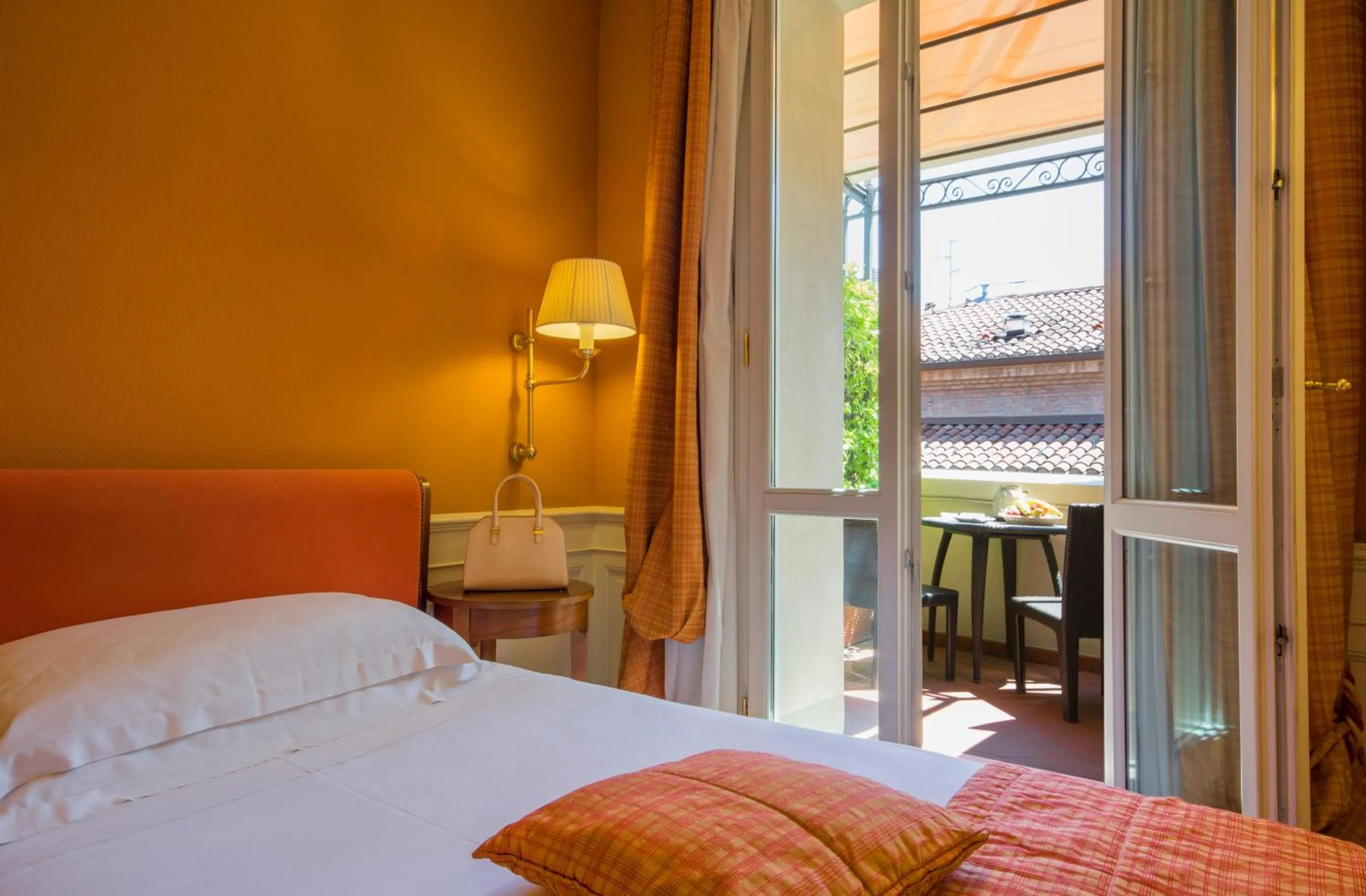 Single Room in Hotel Corona d'Oro 1890