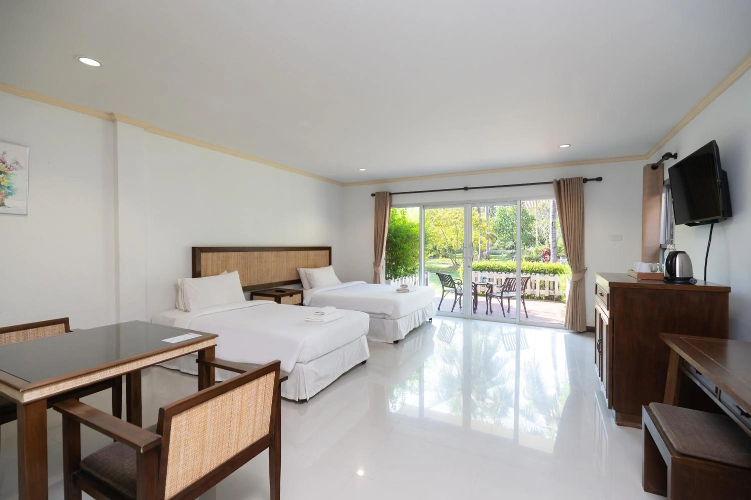Deluxe Double or Twin Room with Garden View in Thara Cholapruek Resort