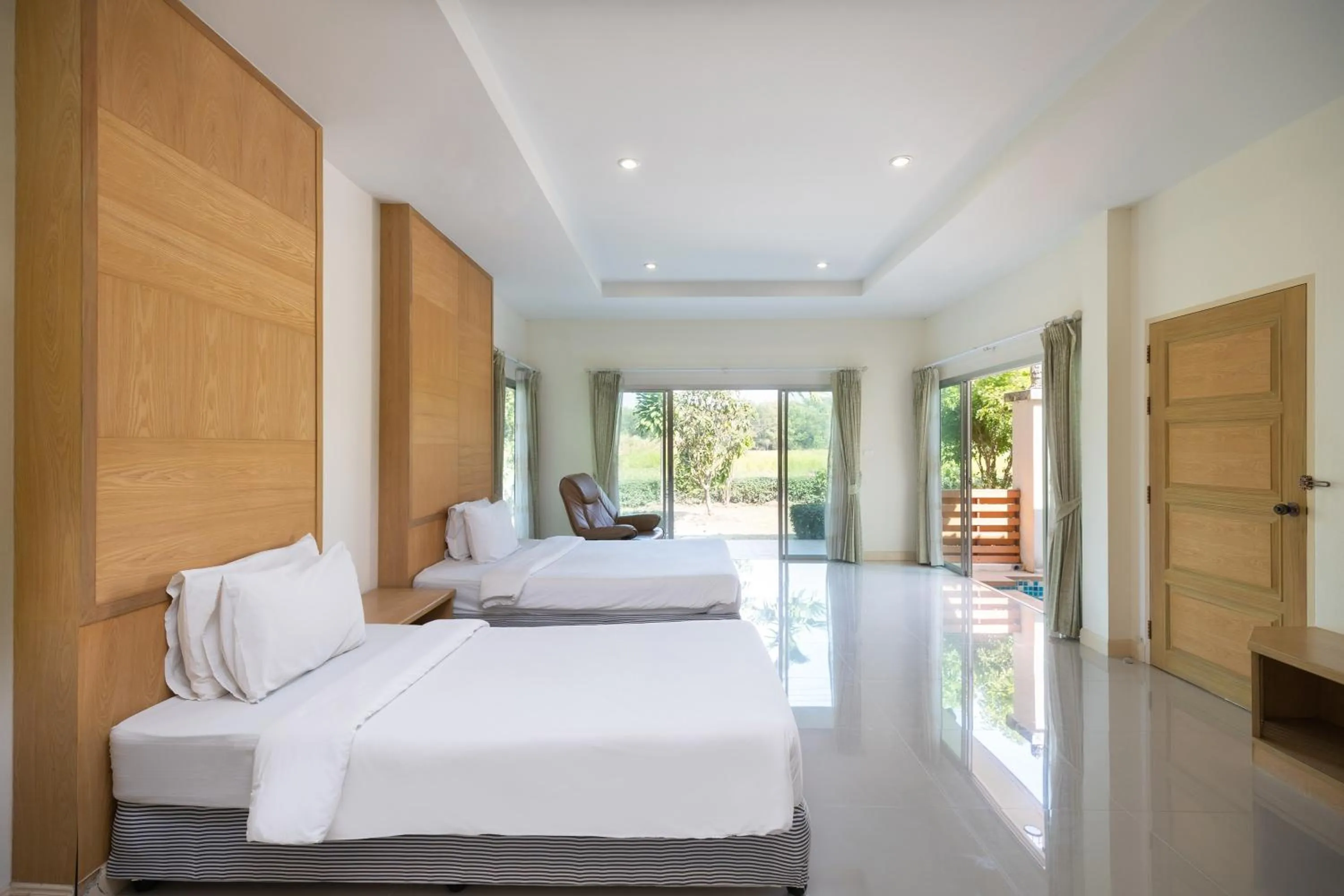 Three-Bedroom House in Thara Cholapruek Resort