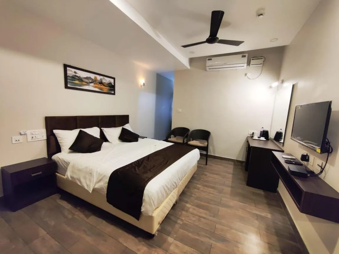 Deluxe Double Room in HOTEL PARK KRISHNA