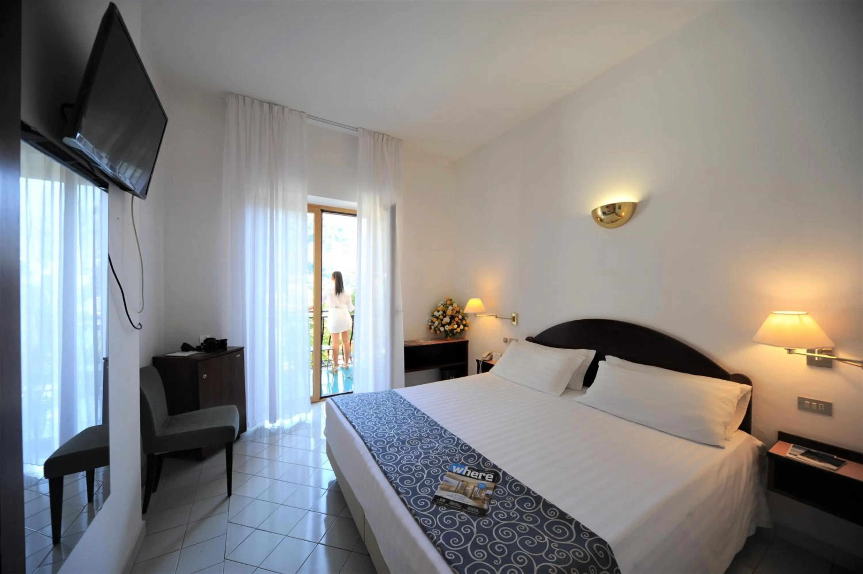 Classic Double/Twin Room inner or hill view in Hotel Royal Positano