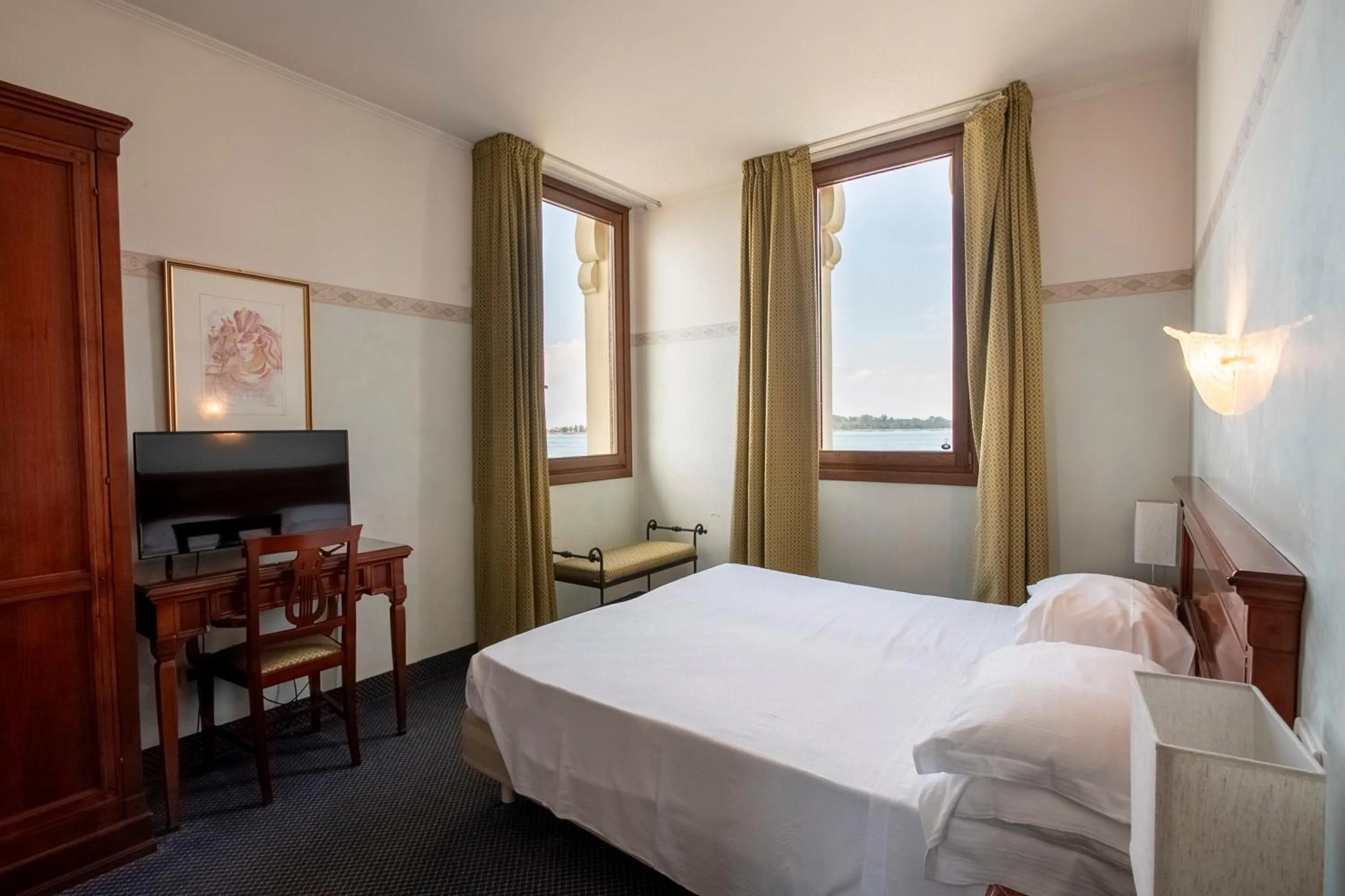 Double Room with Lagoon View in Hotel Russo Palace