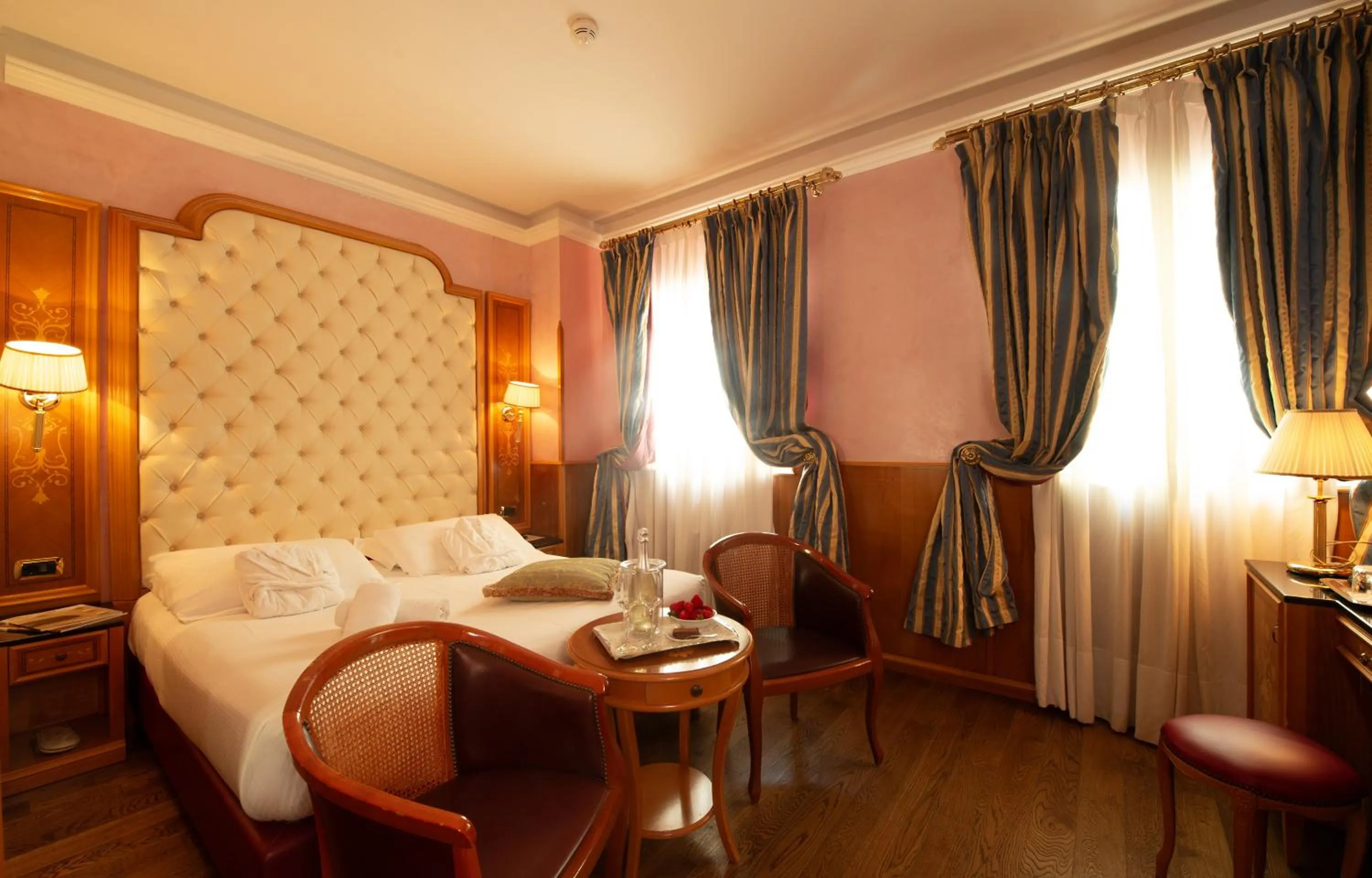 Superior Double Room in Hotel Vittoria