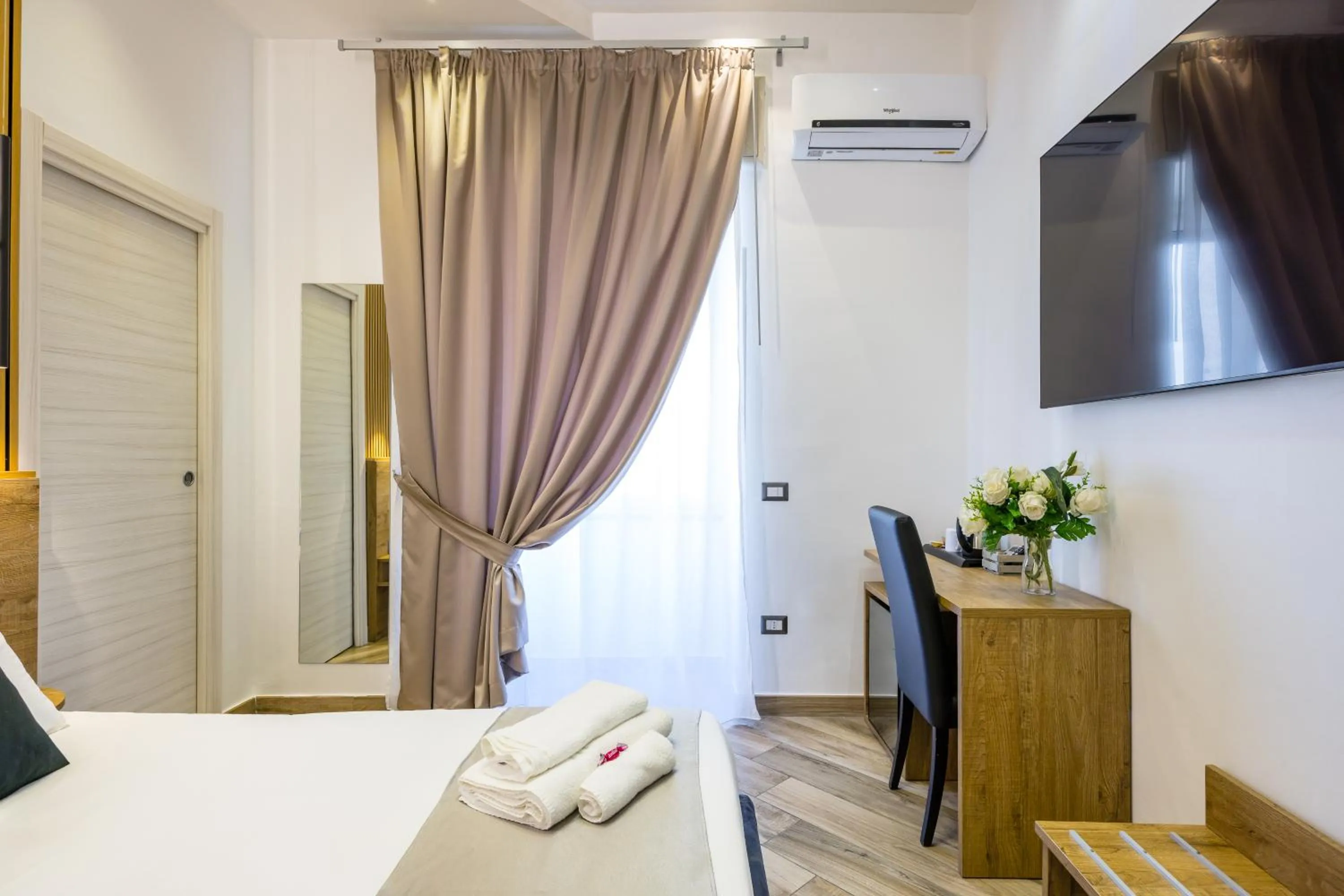 Economy Double Room in Hotel Bella Napoli