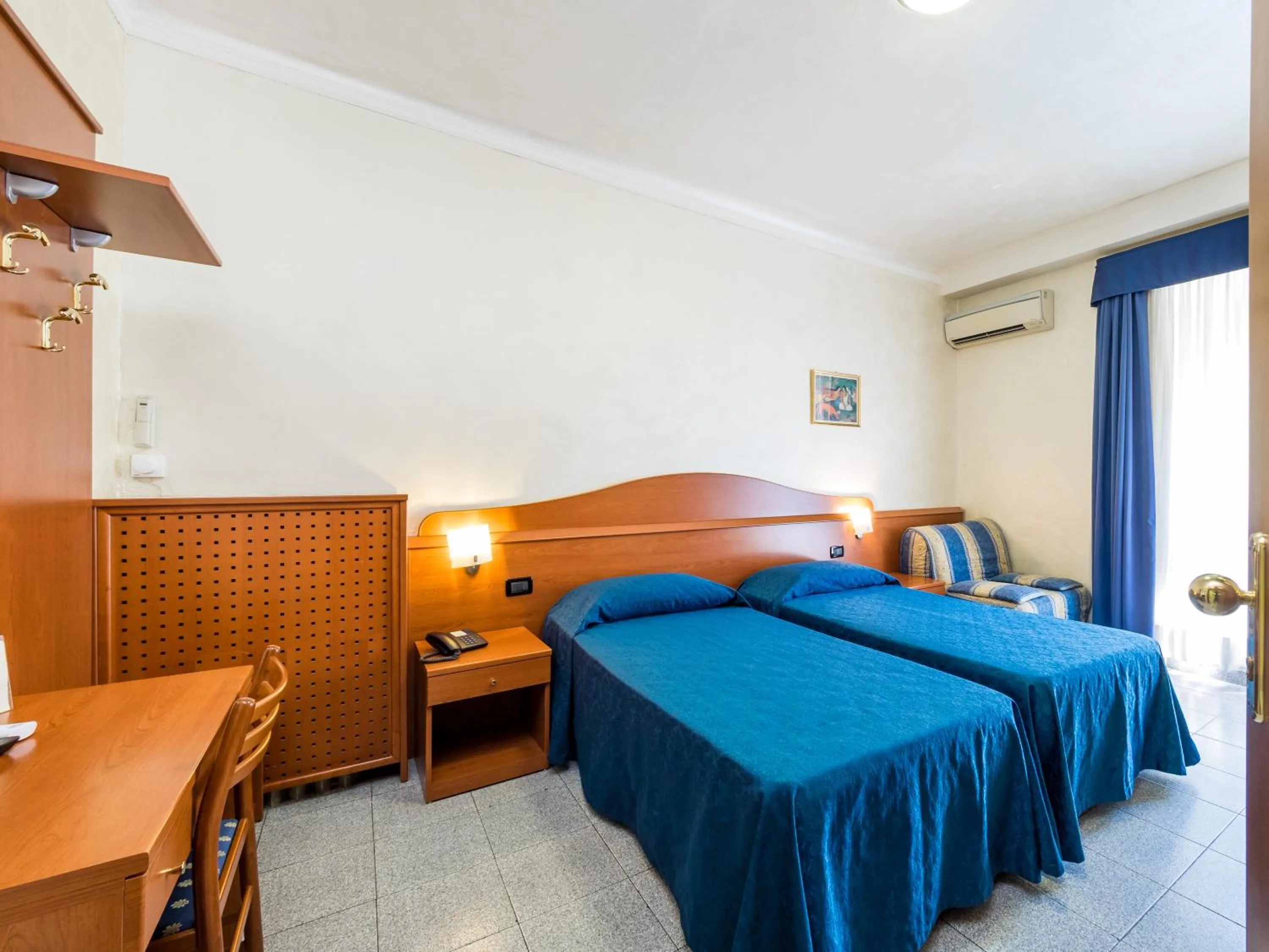 Twin Room in Hotel Aurora