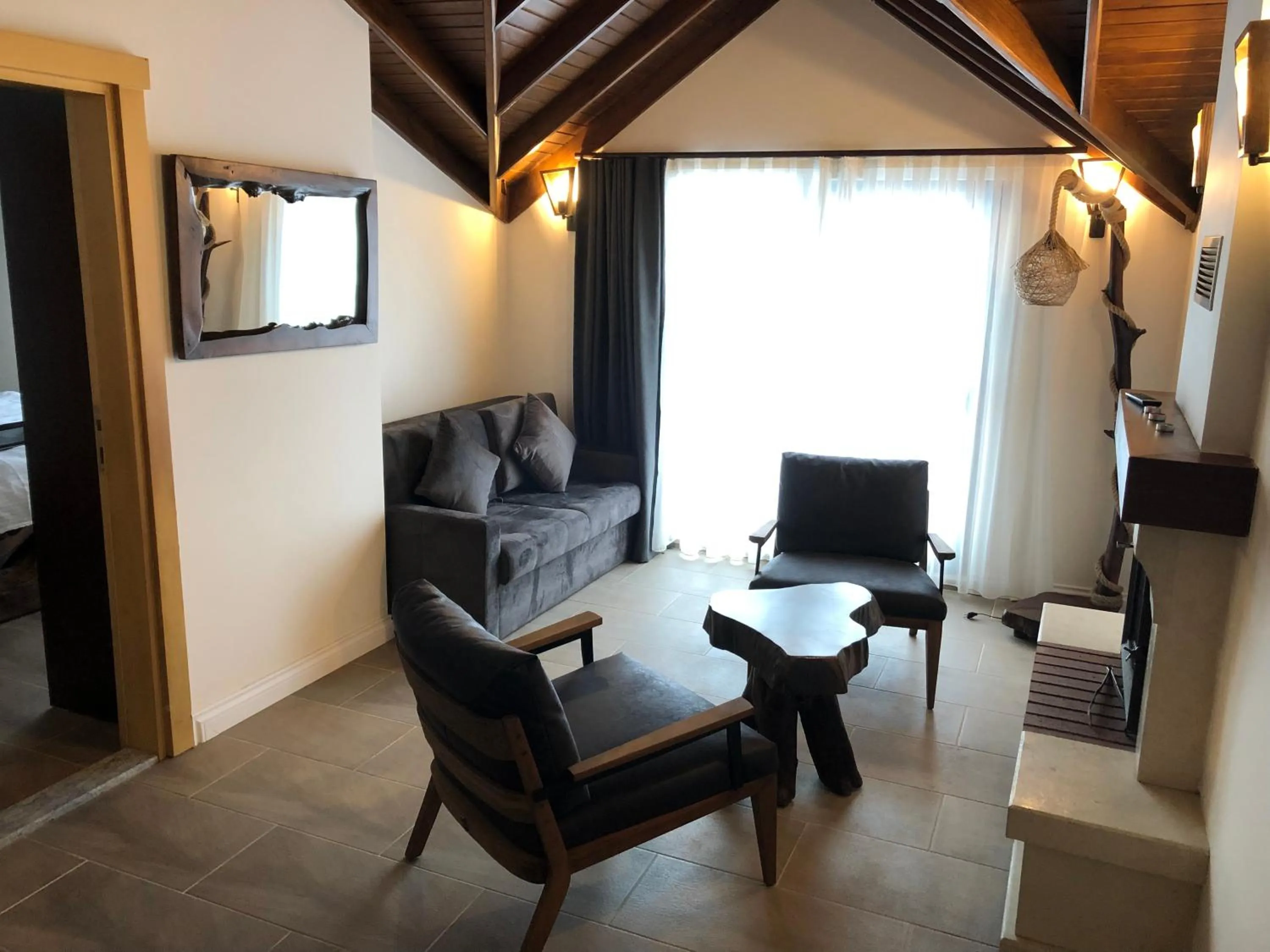 King Room with Mountain View in Masklavi