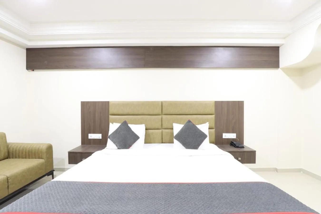 Superior King Room - single occupancy in Alba Premier, Ahmedabad