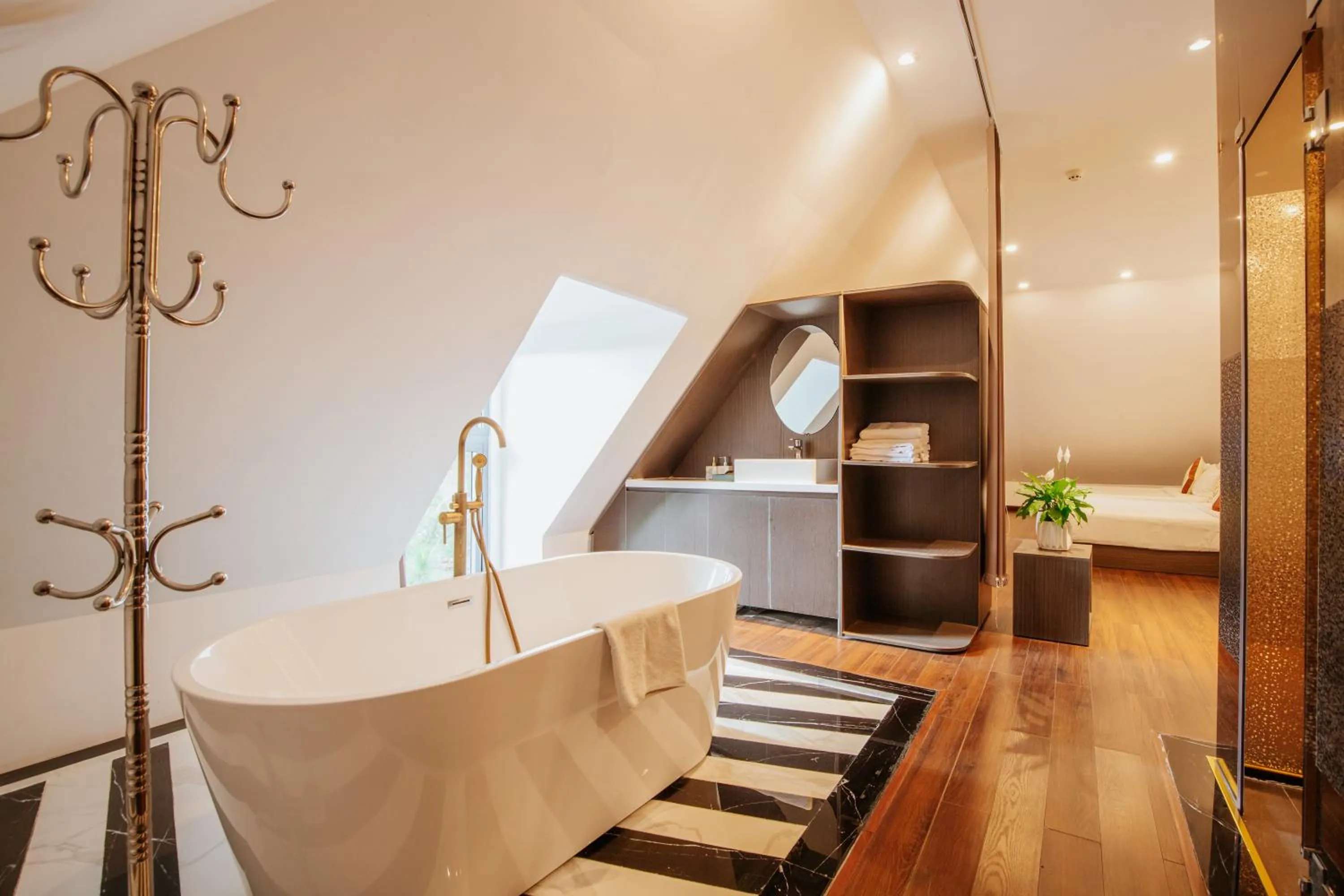 Family Suite with Bathtub in Rừng Lá Kim Resort