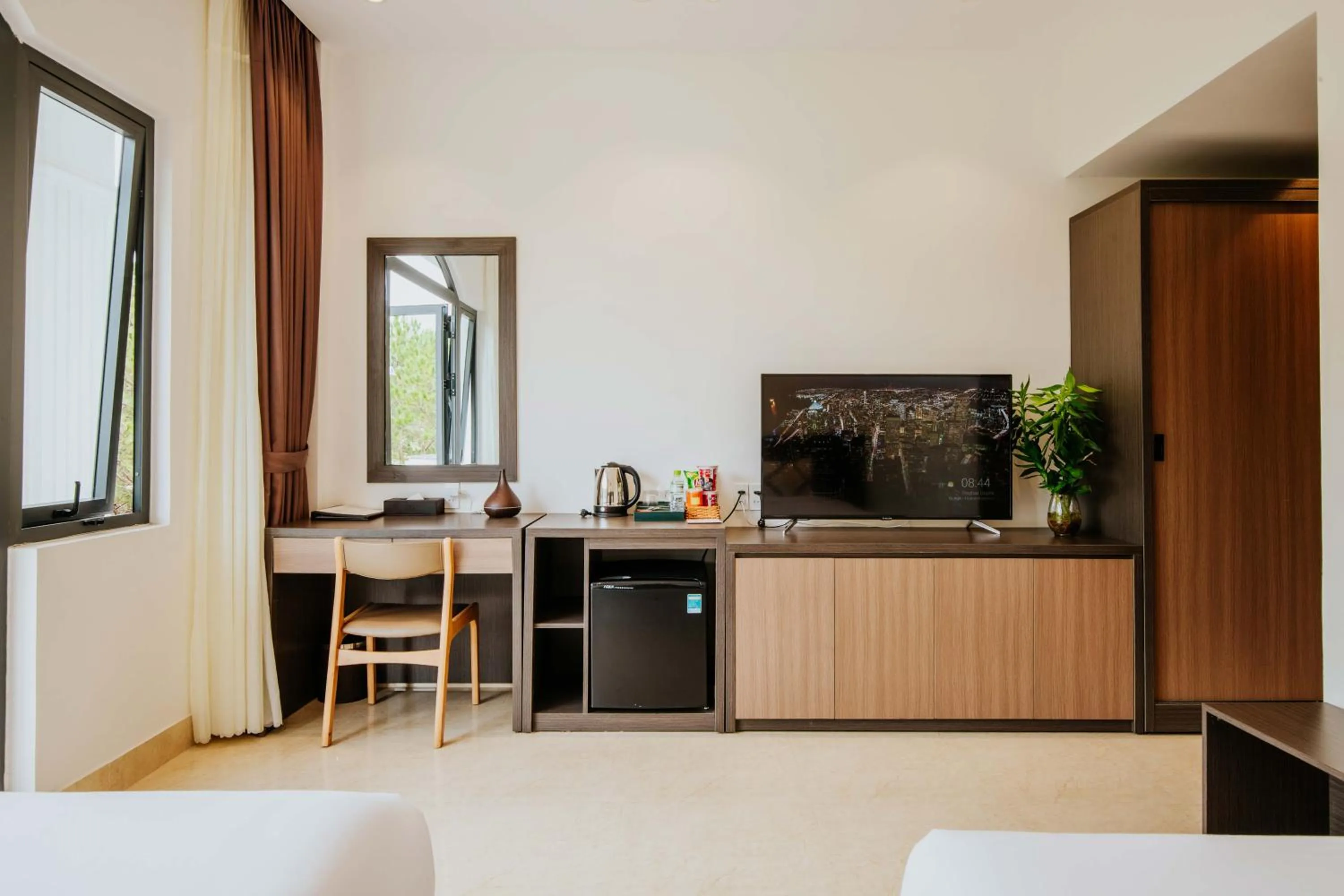 Deluxe Twin Room with Mountain View in Rừng Lá Kim Resort