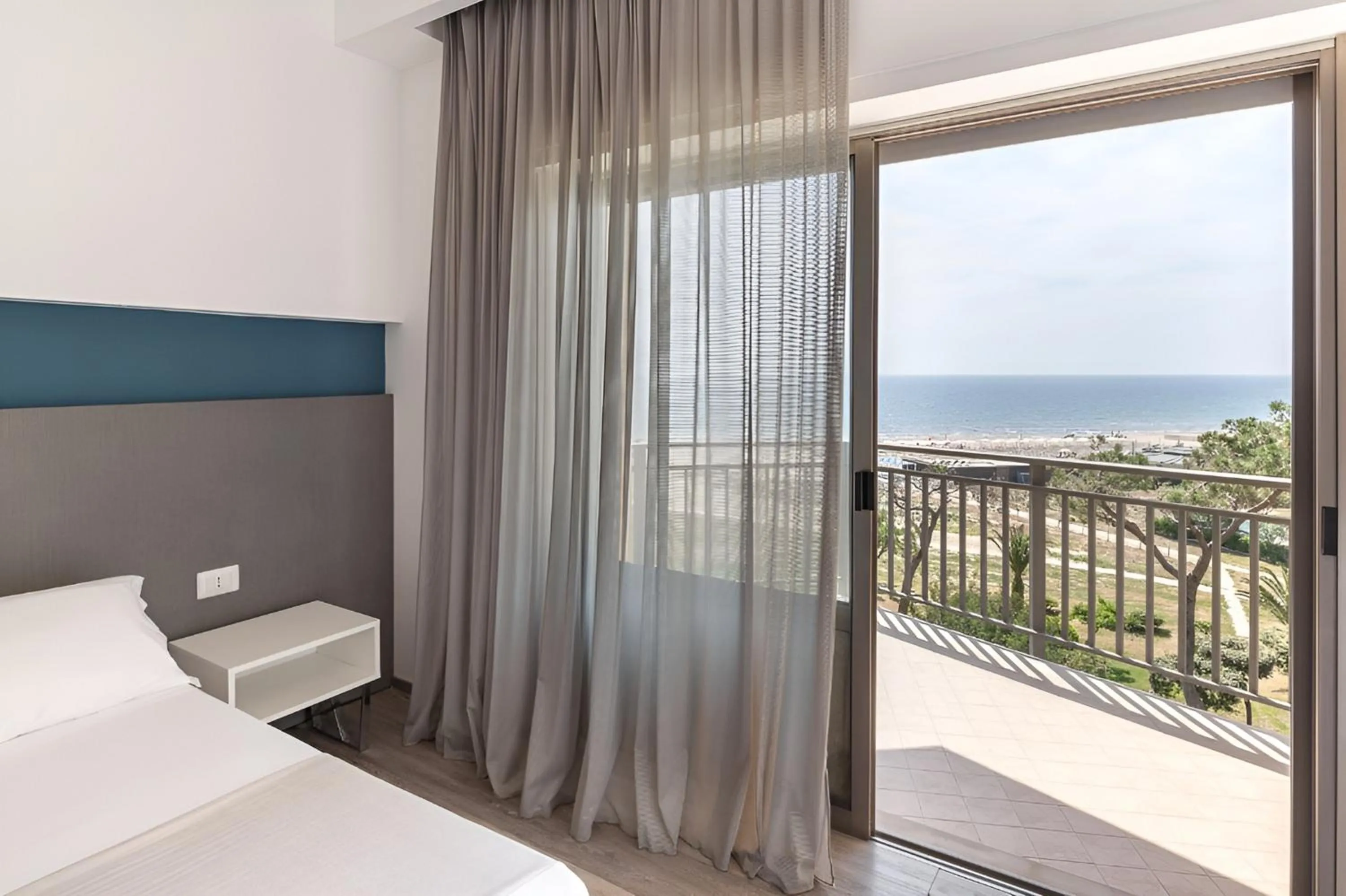 Superior Double Room with Sea View in Hotel Serapo